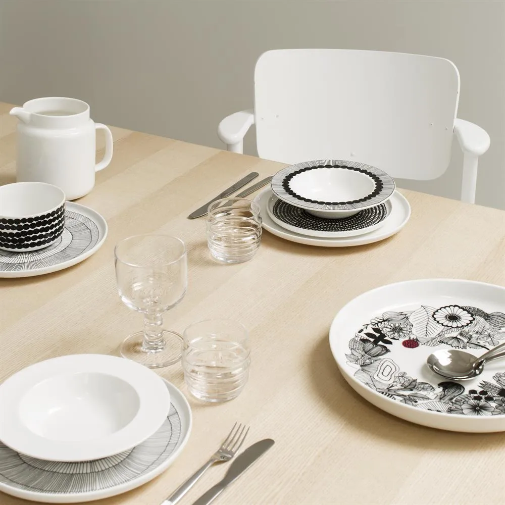 Räsymatto Teller 20cm 6er Pack Schwarz kleine Punkte,  Marimekko