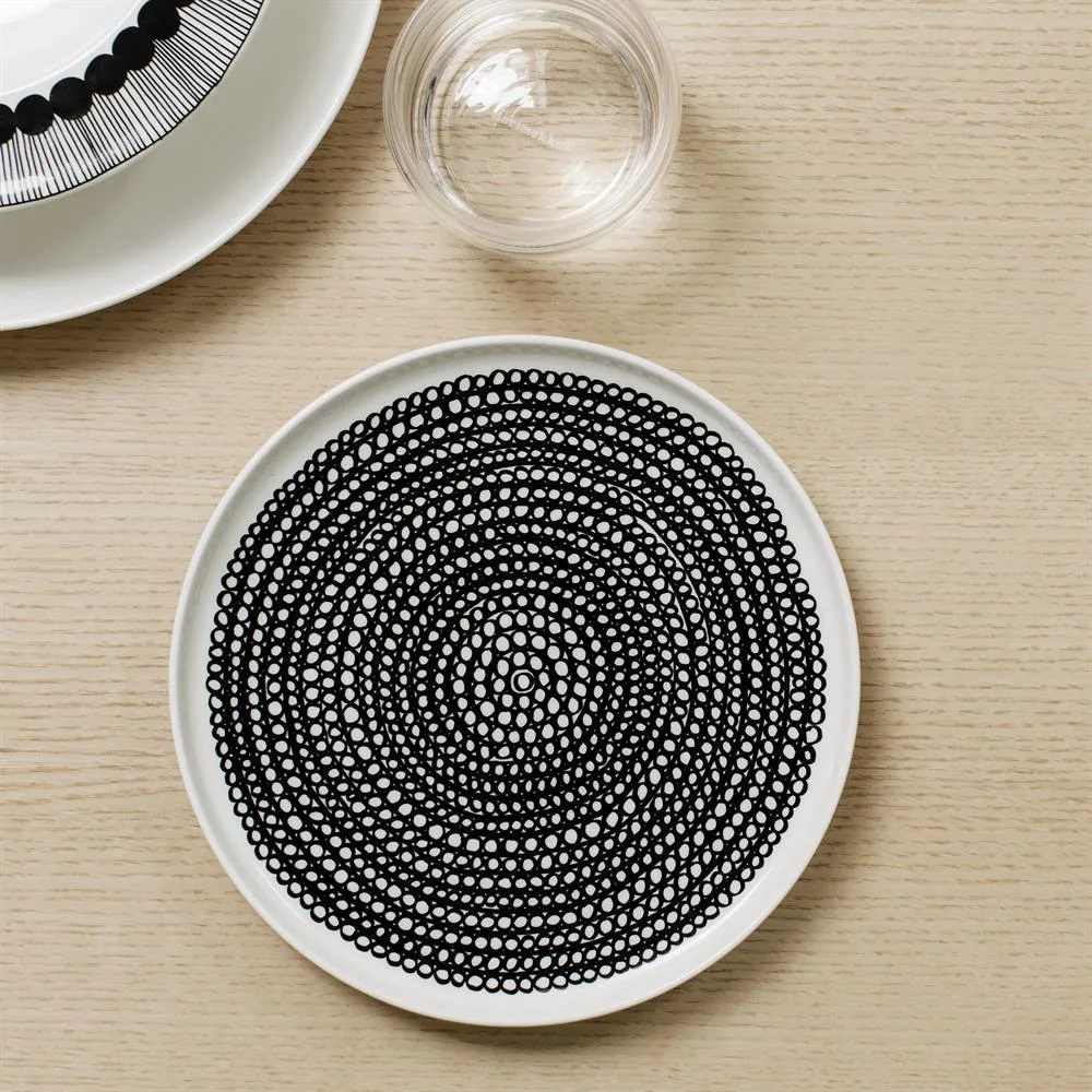 Räsymatto Teller Ø 20cm, Schwarz-weiß (kleine Punkte) Marimekko