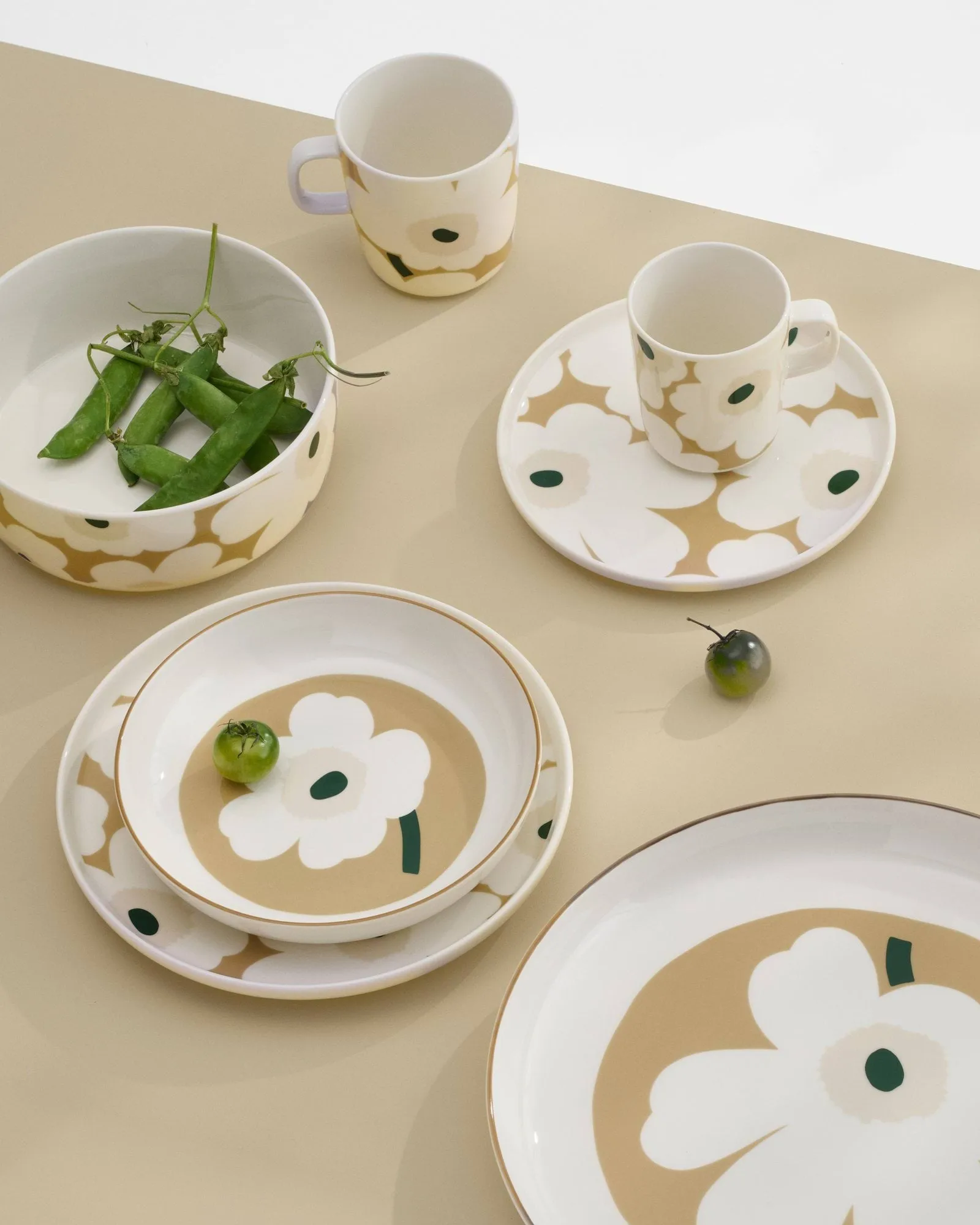 Unikko Tasse 25 cl, White-beige-light sand-dark green Marimekko
