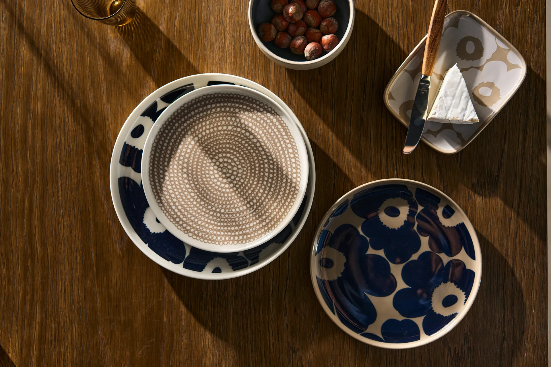 Unikko Teller Ø25cm, Weiß-Dunkelblau Marimekko