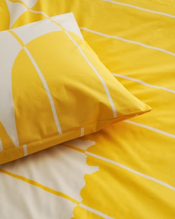 Vesi Unikko Kissenbezug 50x60 cm - Spring yellow-ecru - Marimekko