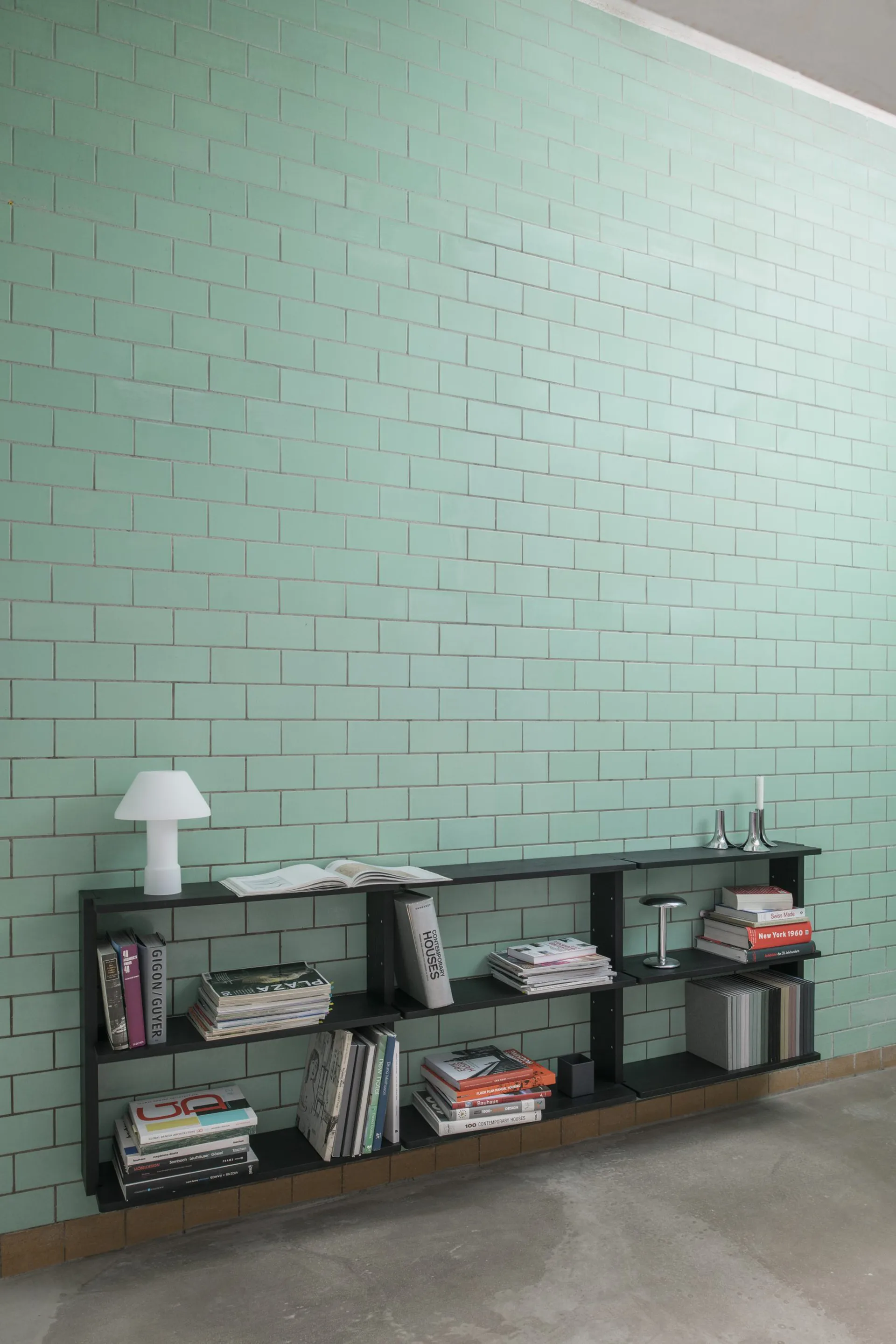 Gridlock - S2-A6-0 Wandregal, Black stained Ash Massproductions