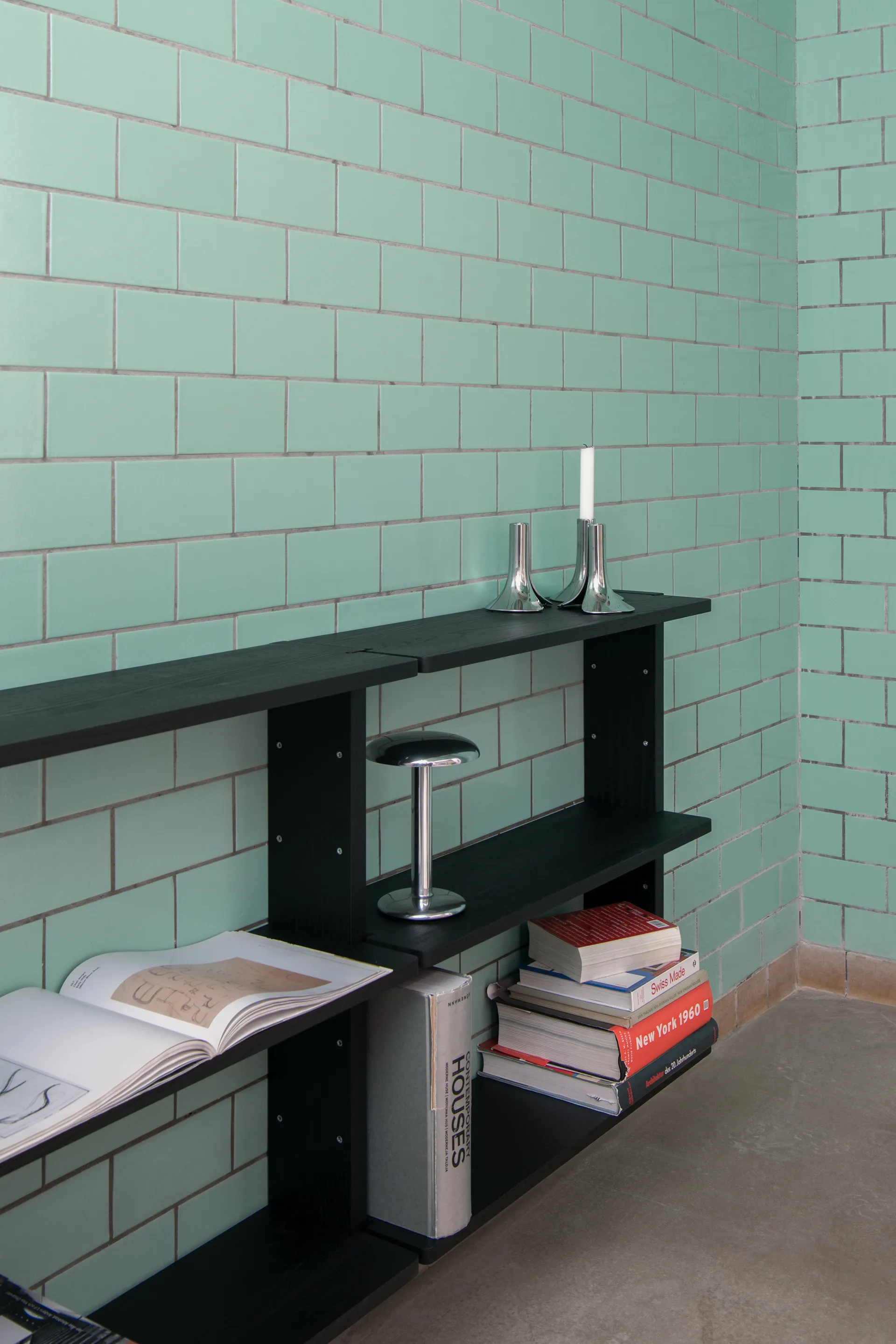 Gridlock Shelf W800 Regalbrett, Black stained Ash Massproductions