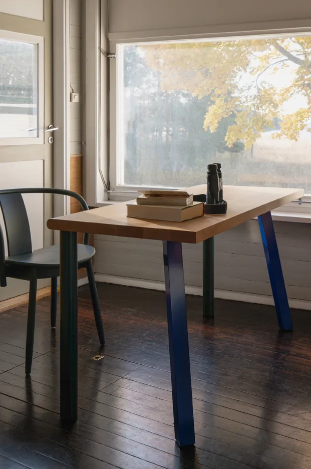 Homework Schreibtisch 140x60 cm, Schwarz gebeizte Esche Massproductions