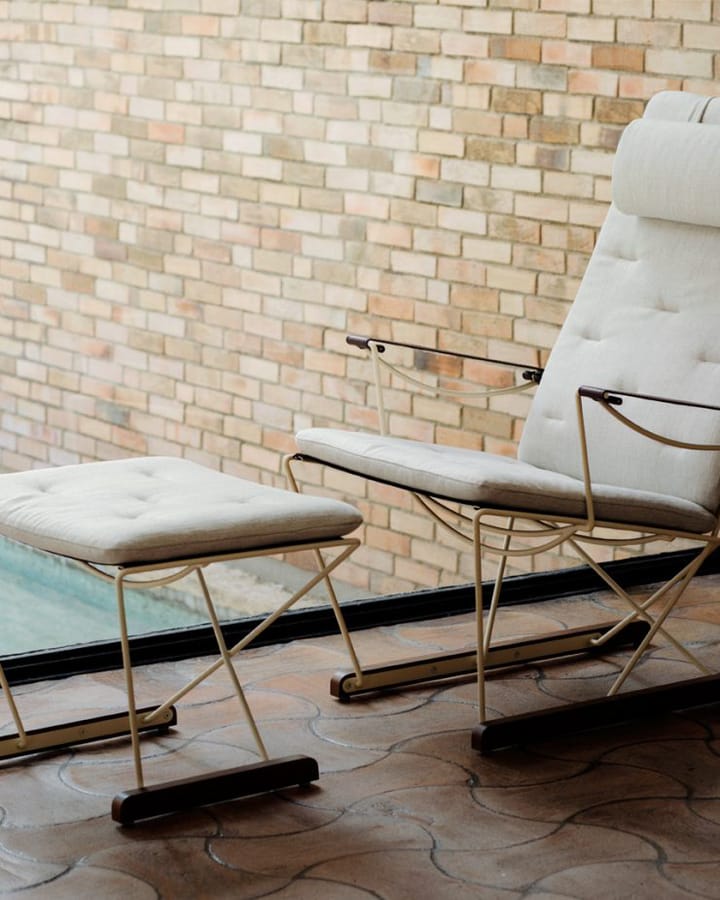 Spark Lounge Chair, Ivory-walnussgebeizte Buche - Romo Ruskin Quill 7757/10 - Massproductions