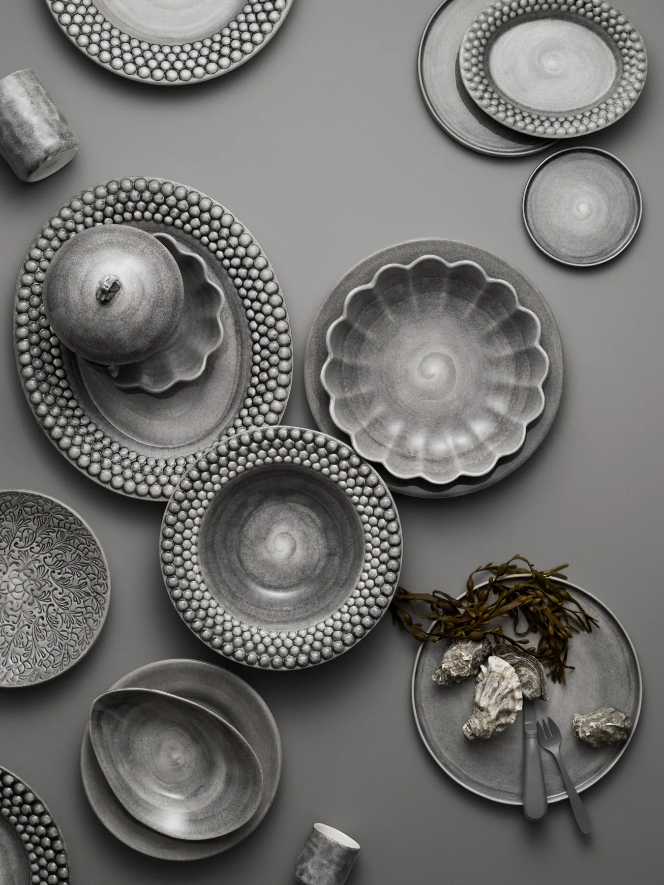 Bubbles ovaler Teller 35cm, Grau Mateus