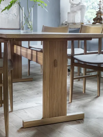 Arv Esstisch 200x85 cm - Weißpigmentierte, mattlackierte Eiche - Mavis