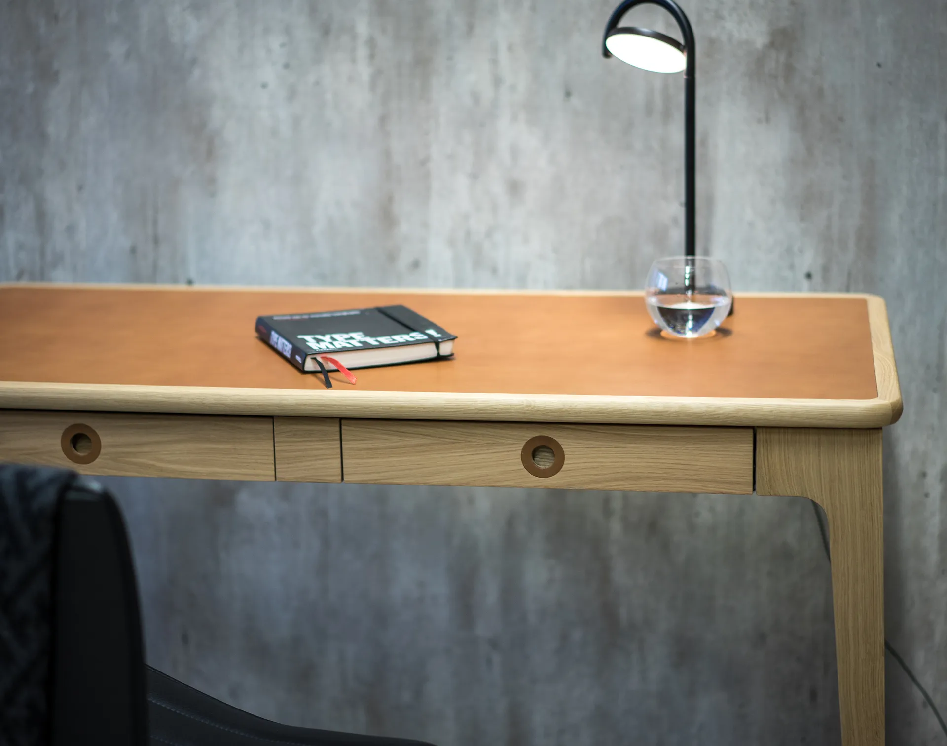 Höllviken Schreibtisch, Eiche Weißpigment Mavis