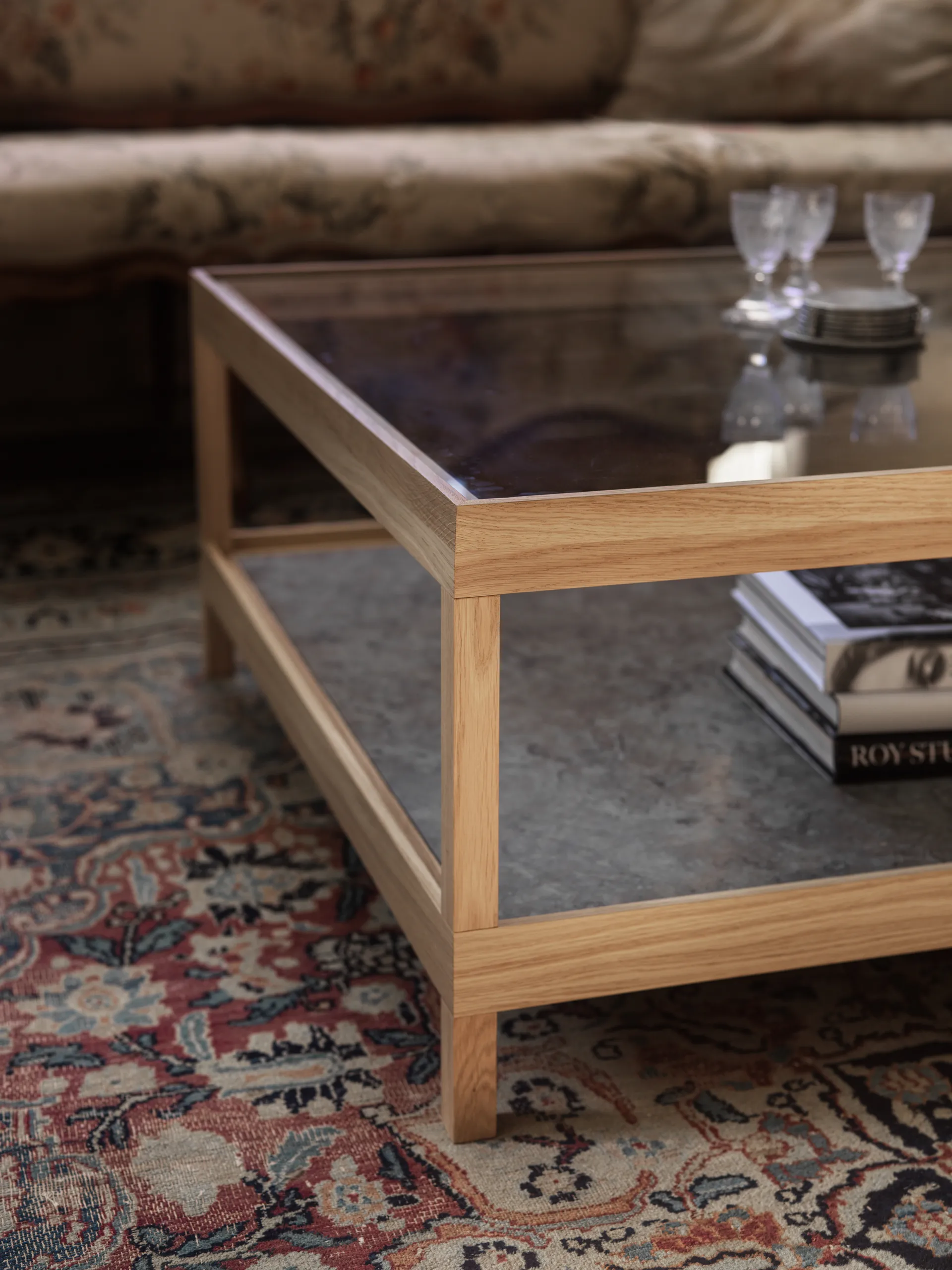 Ima Couchtisch 90x90 cm, Weißpig. matt lackierte Eiche, Kalkstein Mavis