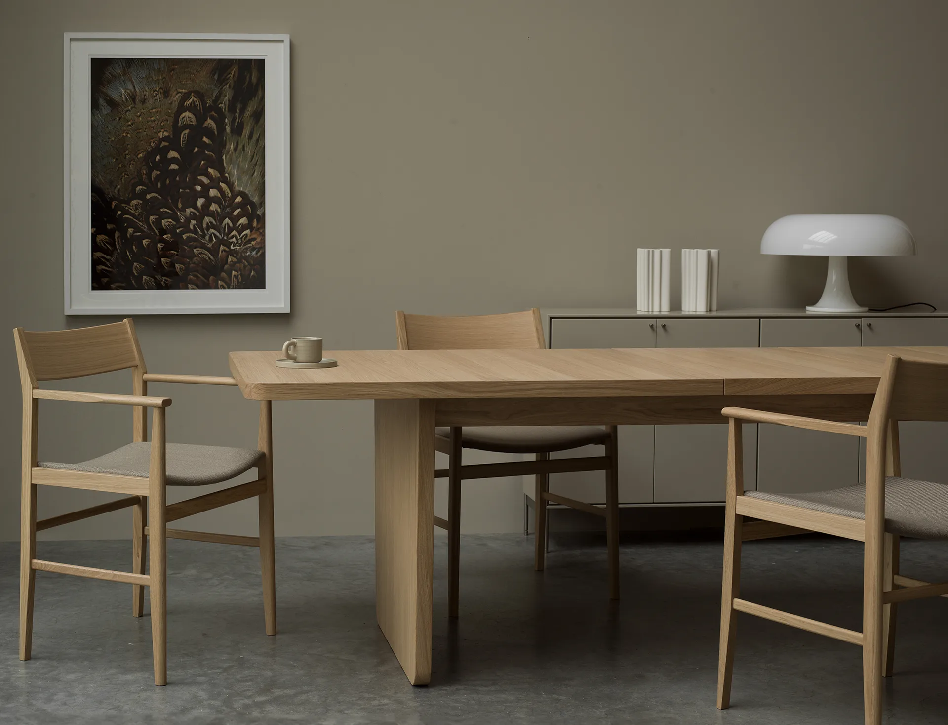 Siza Armlehnstuhl, Weiß pigmentierte Eiche-Lin Sitz Mavis