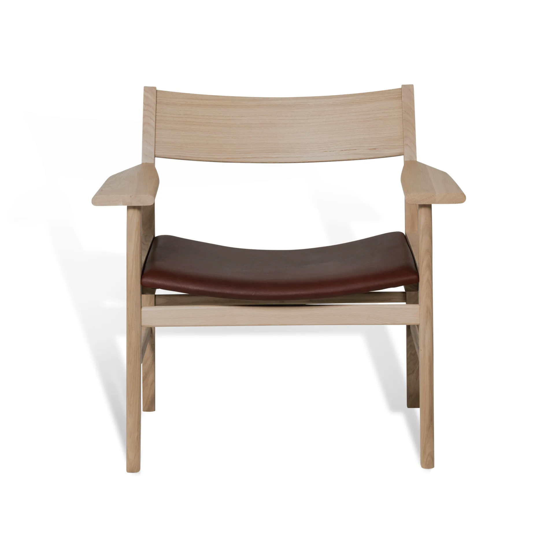 Siza Loungesessel, Weißpigment. mattlackierte Eiche-mocca Tärnsjöleder Mavis
