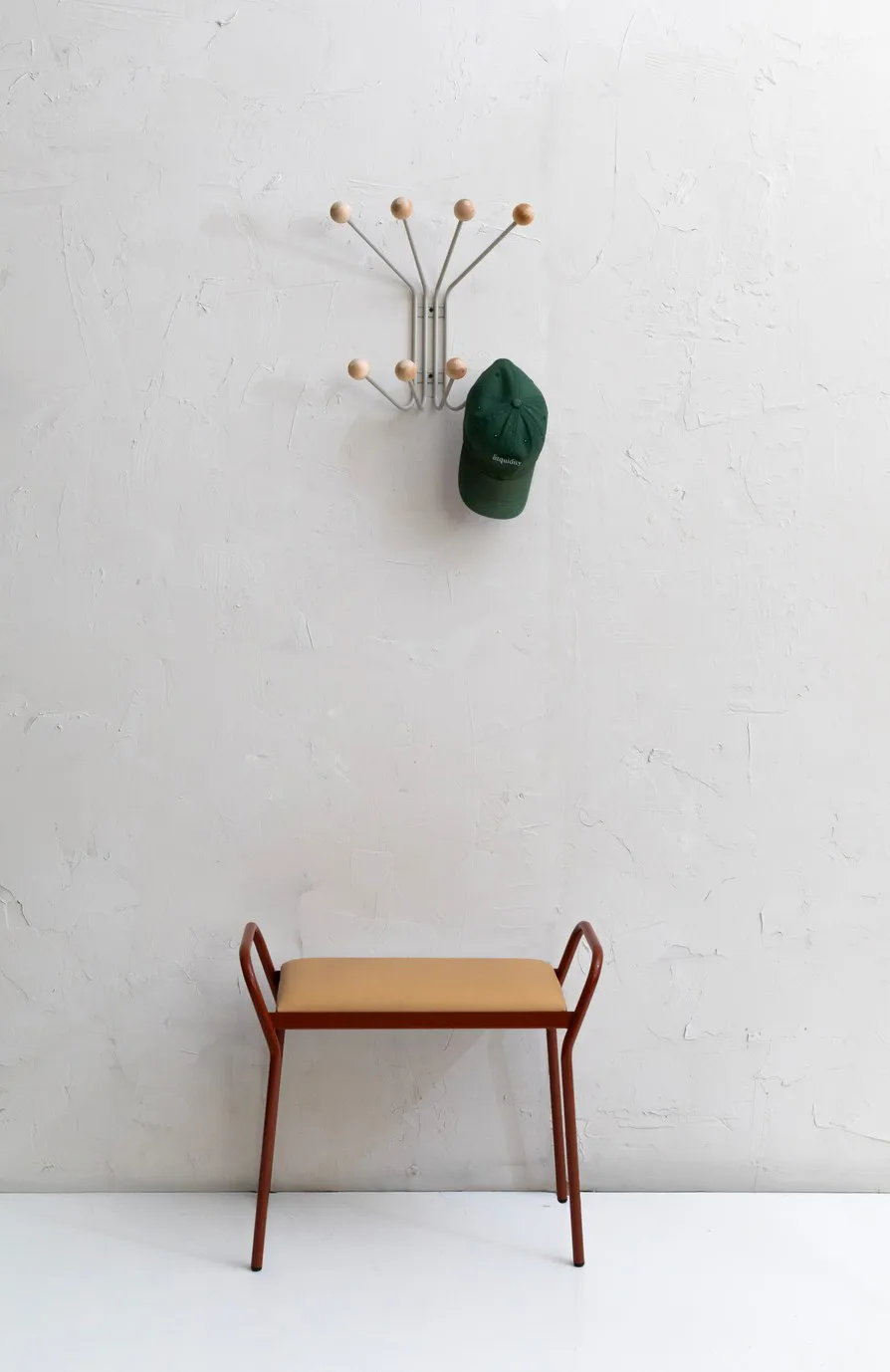 Anyone Hocker, Cinnamon-vegeta trace leather Maze