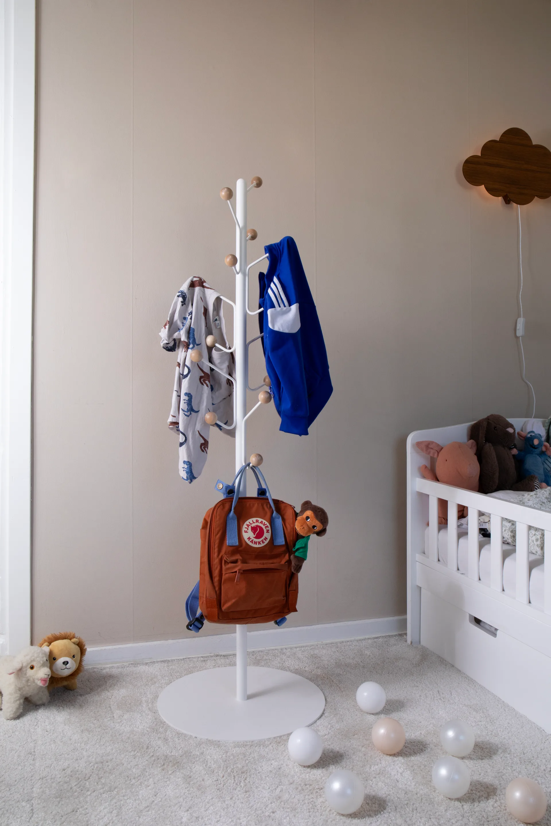 Bill Floor Garderobe Junior, White Maze