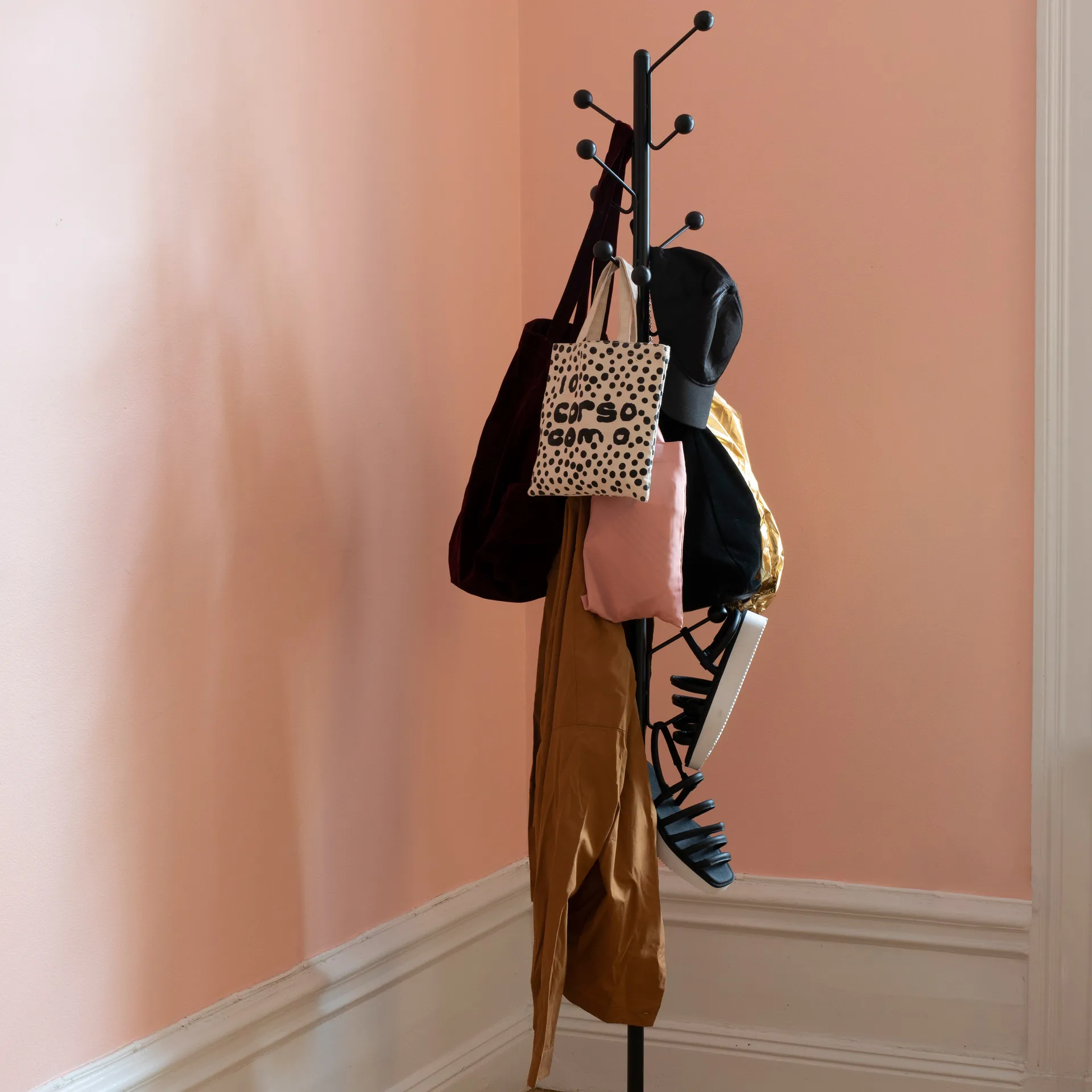 Bill Floor Kleiderhaken, Schwarz Maze