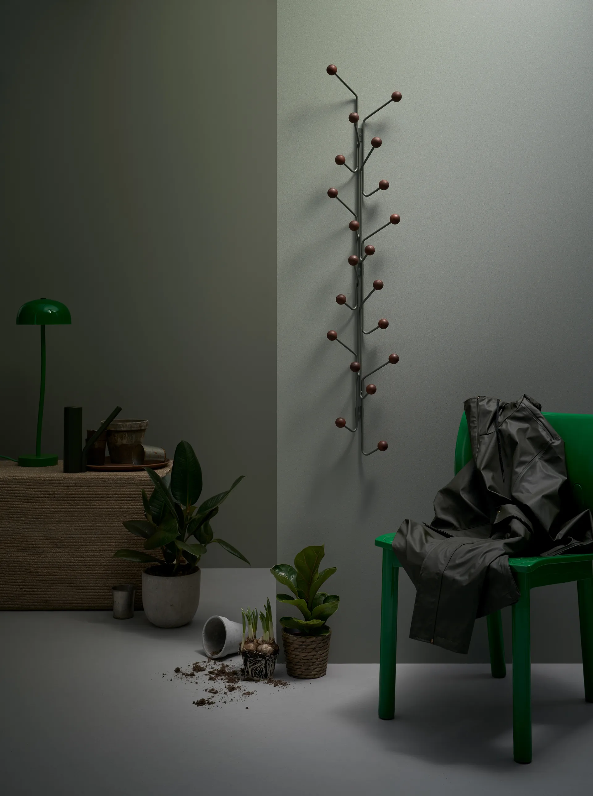 Bill Vertical Kleiderhaken, Grün-dunkelbraun Maze