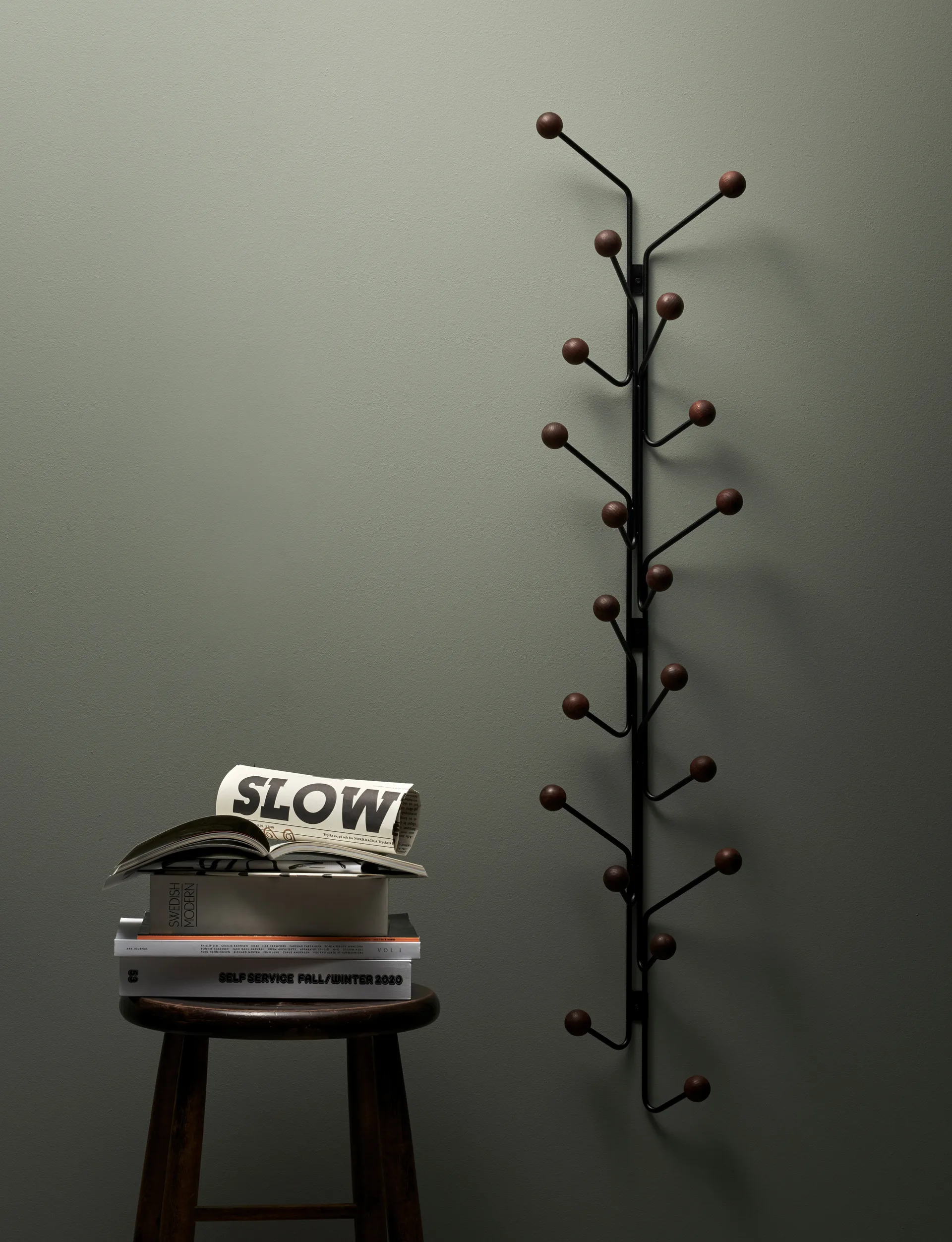 Bill Vertical Kleiderhaken, Schwarz-dunkelbraun Maze