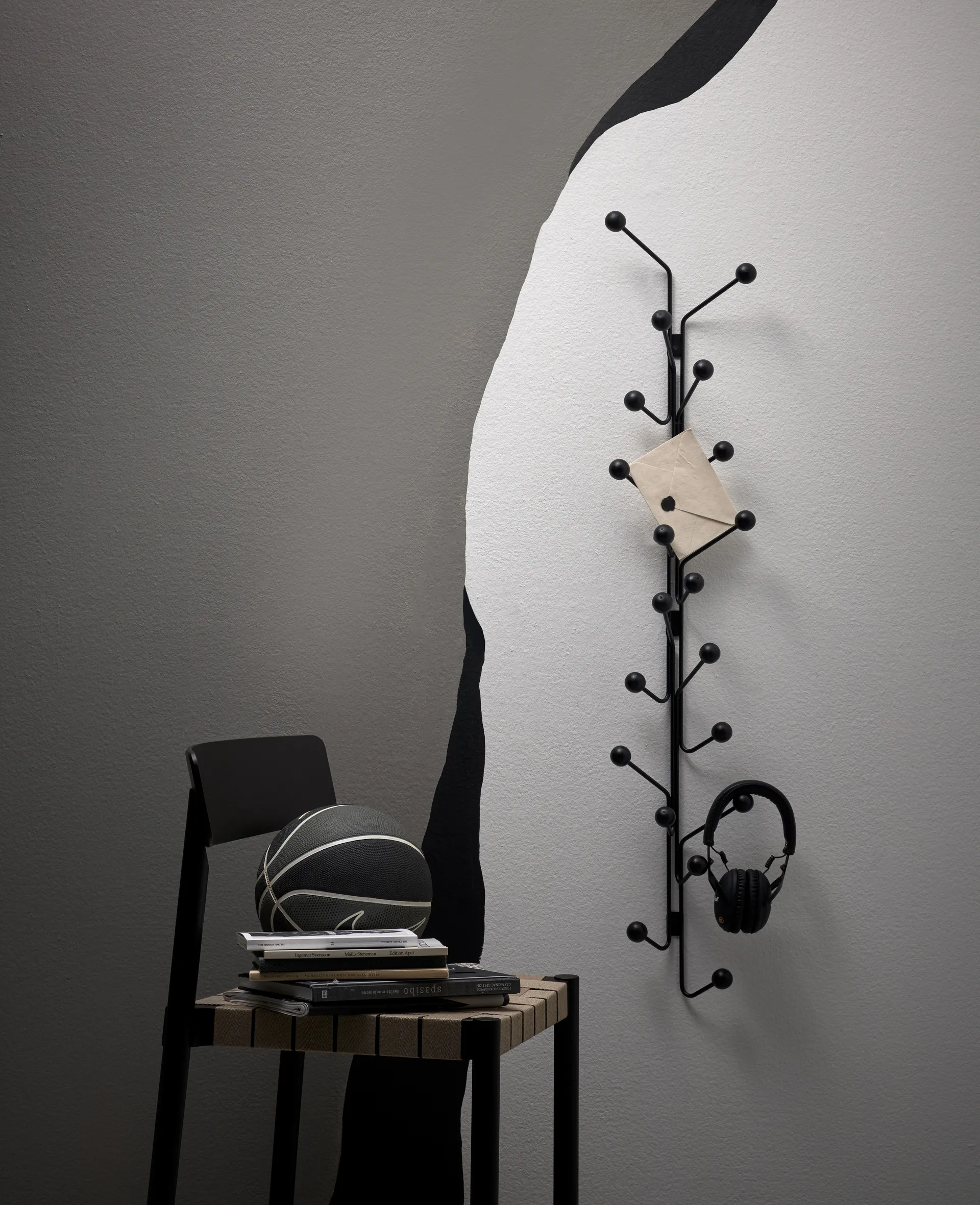 Bill Vertical Kleiderhaken, Schwarz Maze