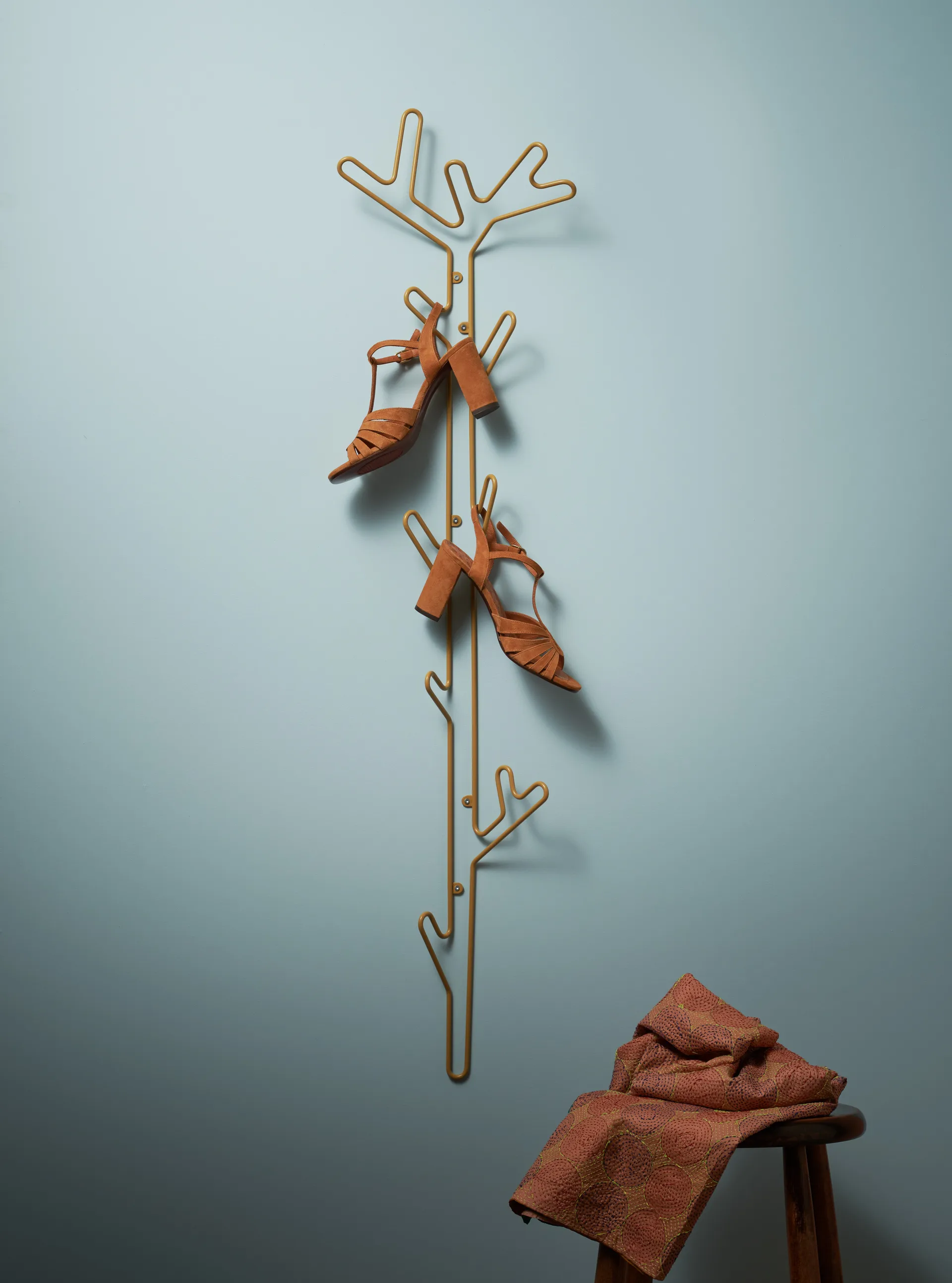 Branch Wandgarderobe, Ochre yellow Maze