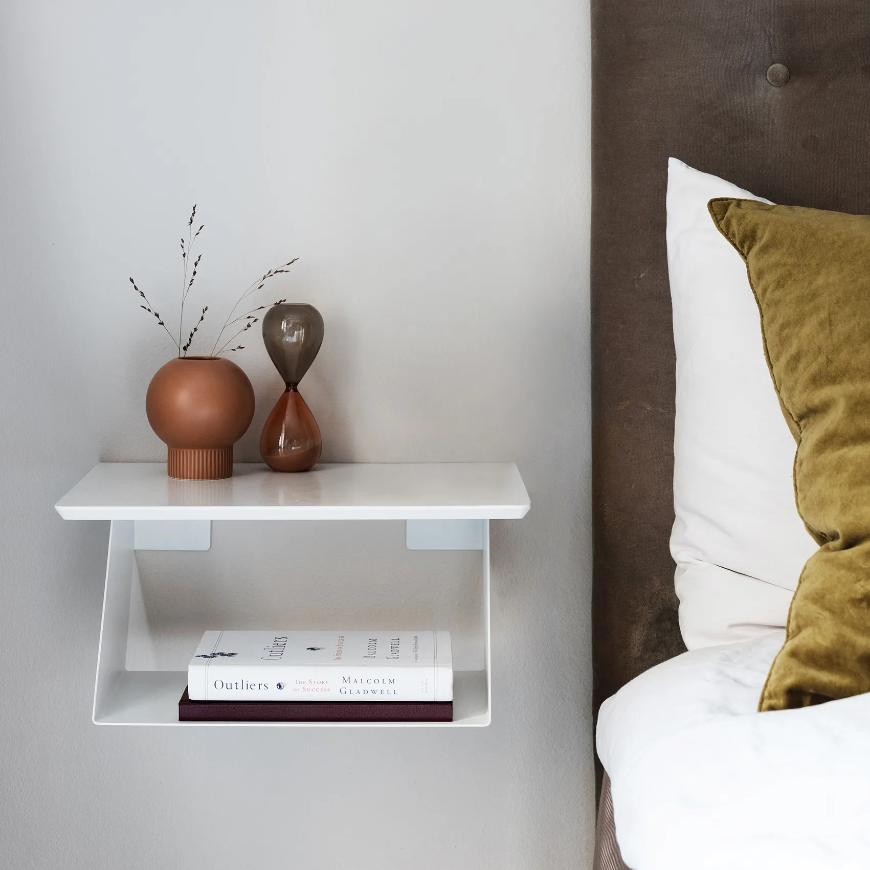 Edgy Wandregal, Weiß Maze