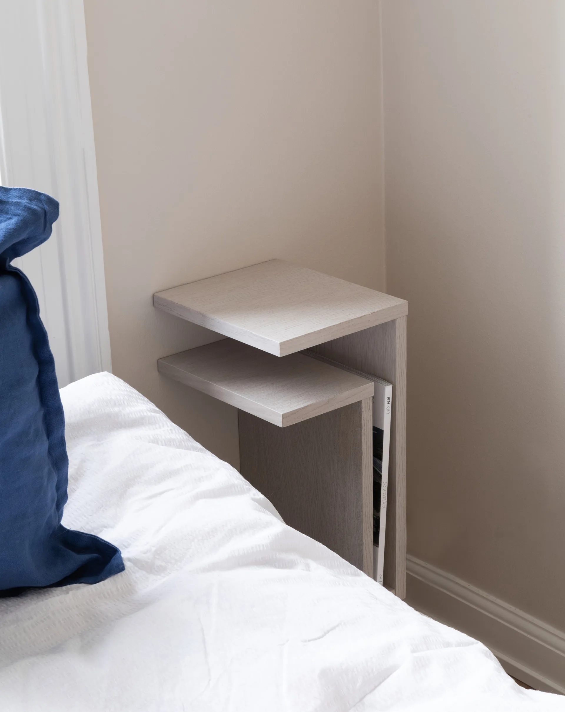 F-shelf Wandregal white oak, Regal linksseitig Maze