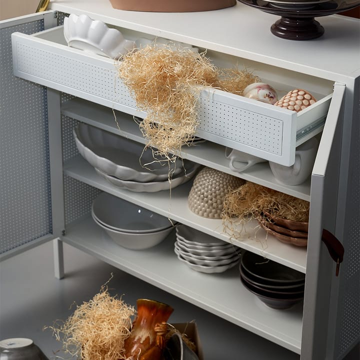 Liza Schrank, Weiß, Lederdetail Maze