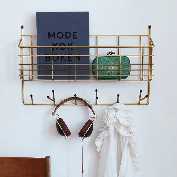 Mitten Wandregal, Messing Maze