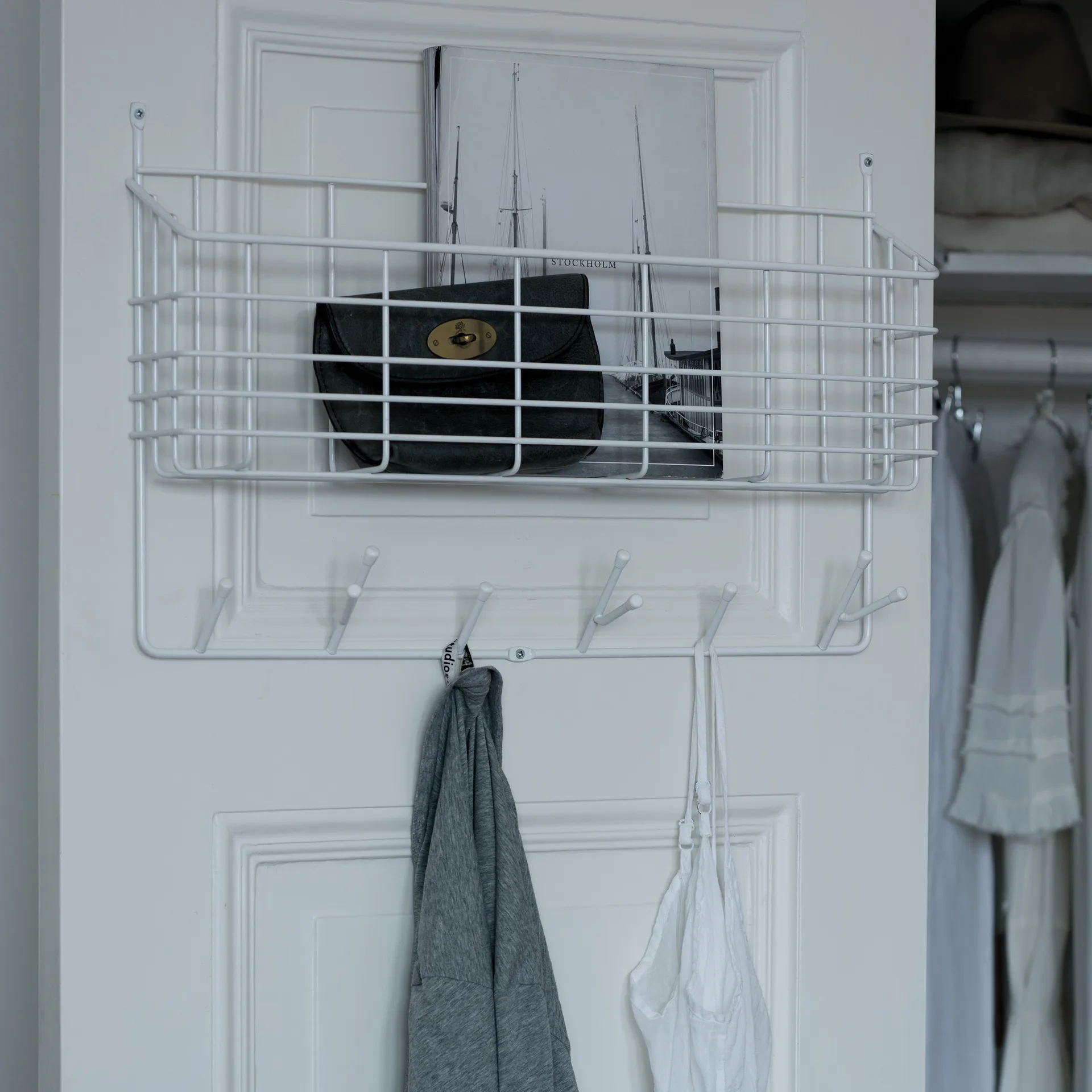 Mitten Wandregal, Weiß Maze