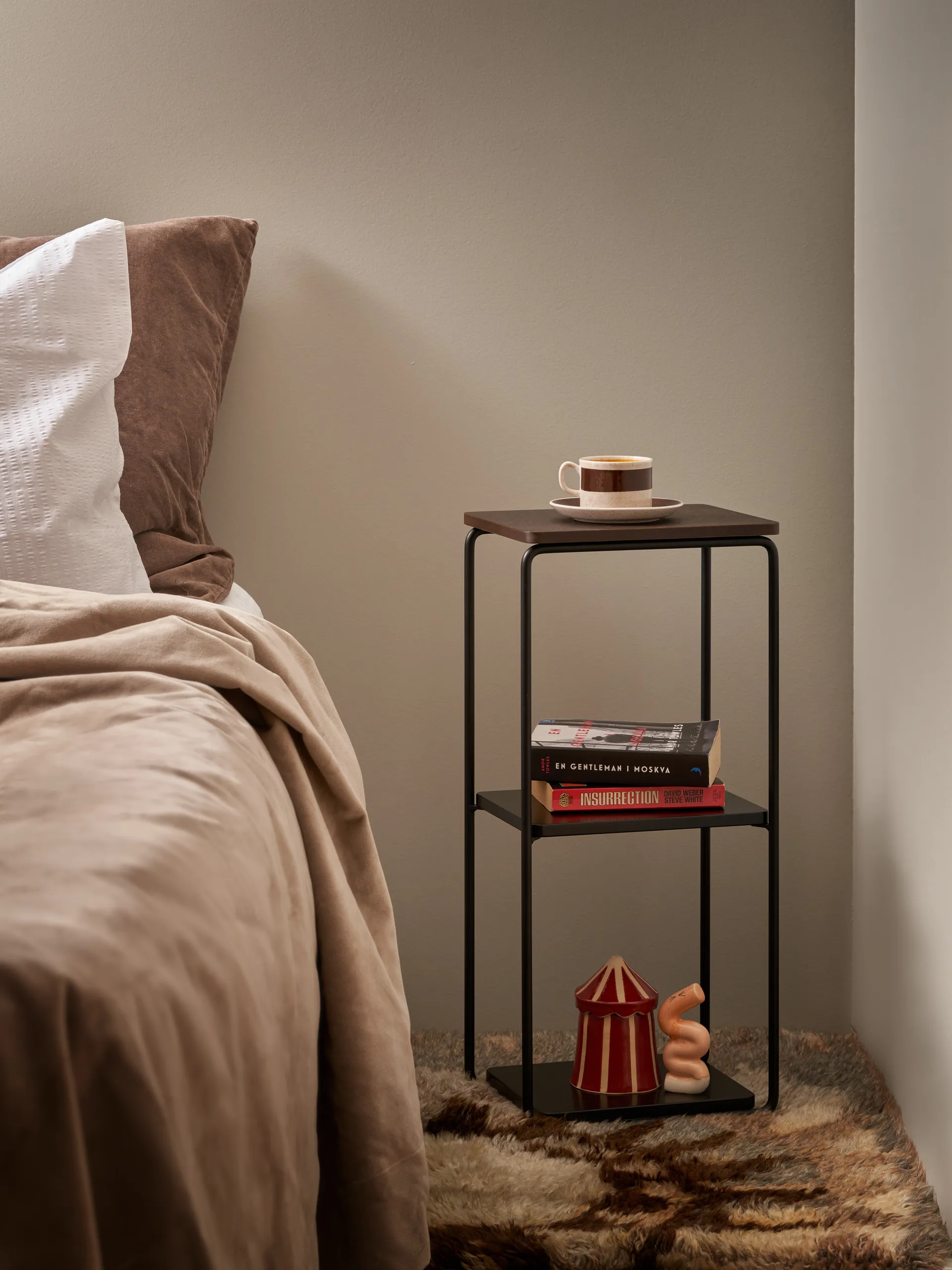 Mixrack Floor Shelf S Regal 26 x 19 x 57,2 cm, Stained oak-black Maze