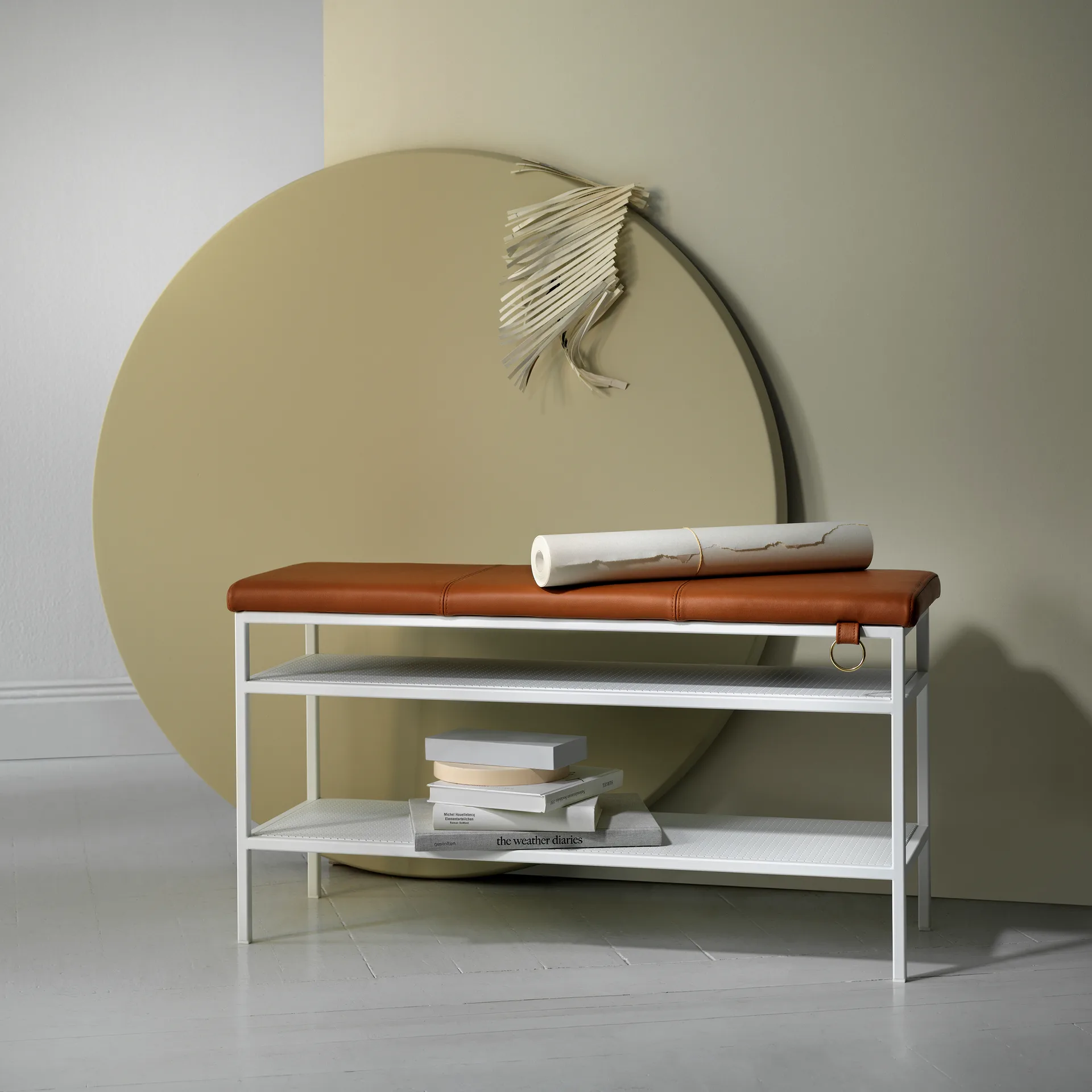 Nancy Schuhregal, Weiß-Cognac Maze