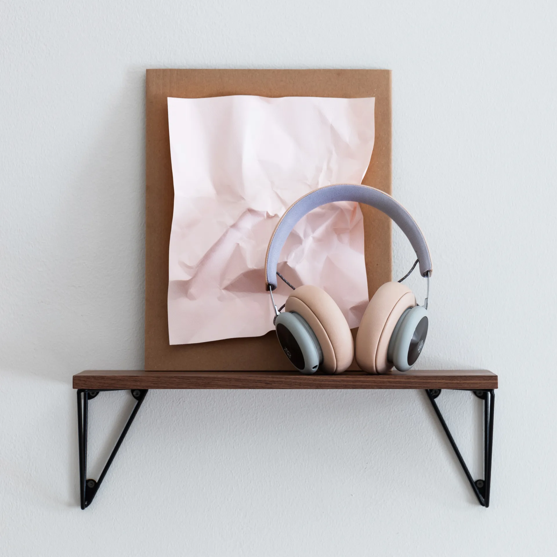 Pythagoras XS Wandregal, Walnuss, schwarz Maze