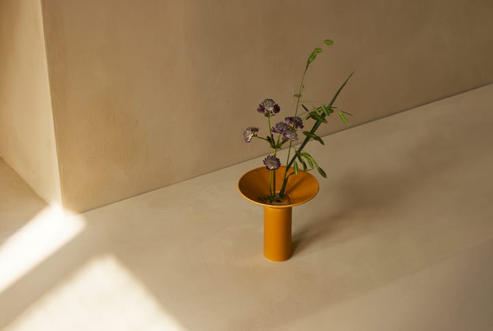 Hana Vase Ø14 x 14,5cm - Ochre - MENU