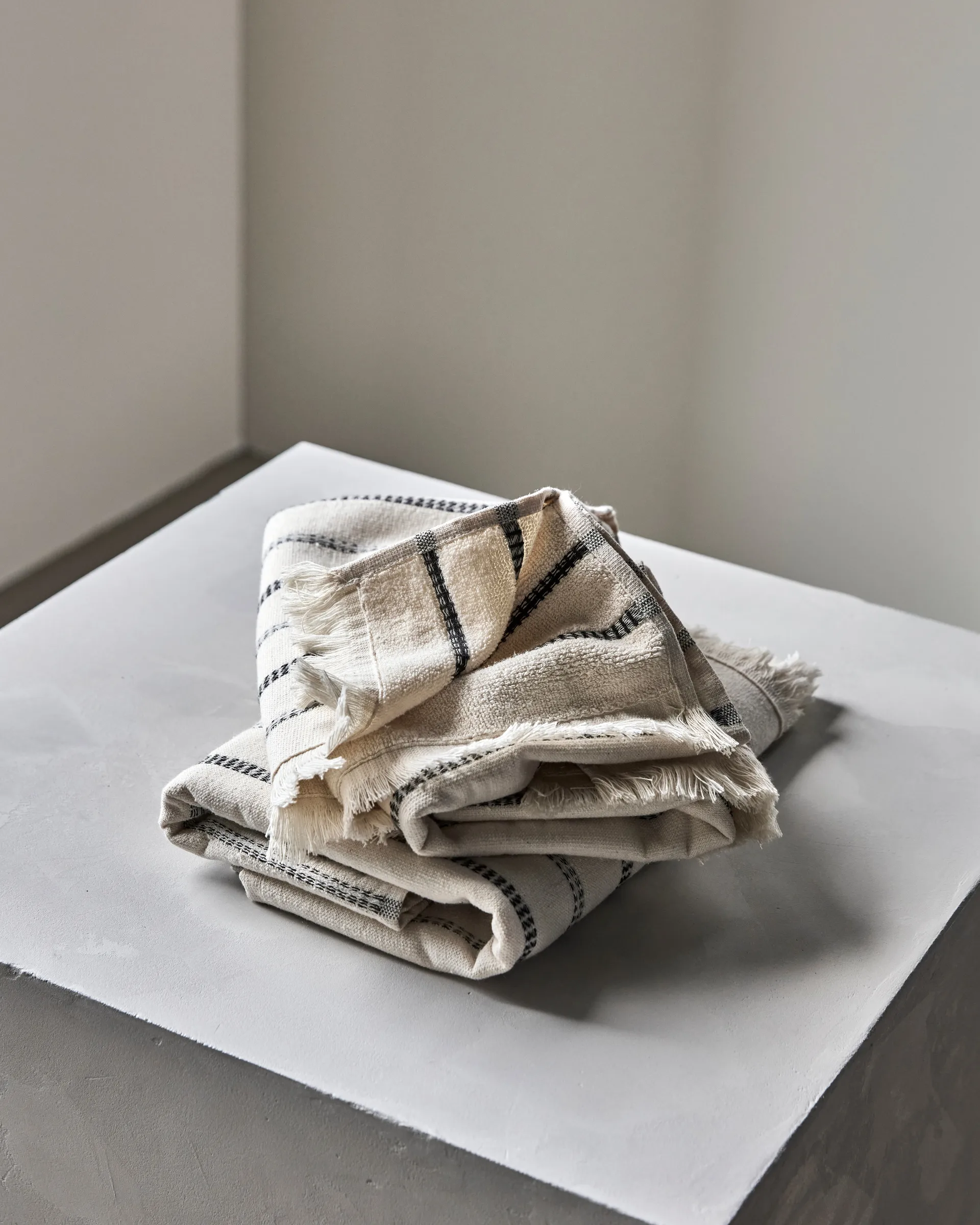 True Handtuch 2-teilig, Off-White-Schwarz, 50x100 cm Meraki