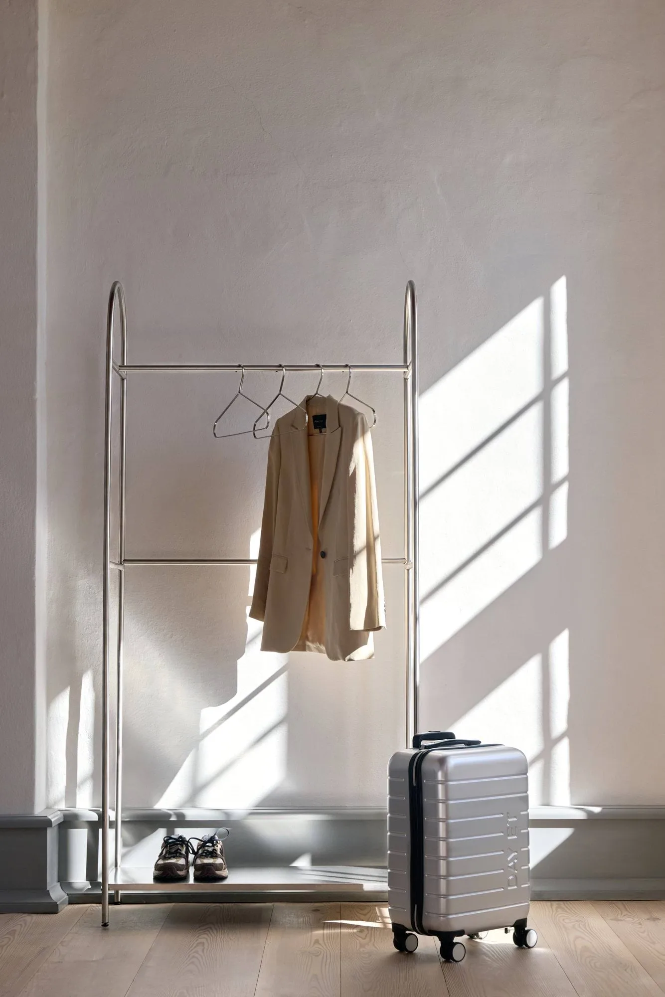Arch Garderobenständer, Silberfarben, 39x92x186 cm Mette Ditmer