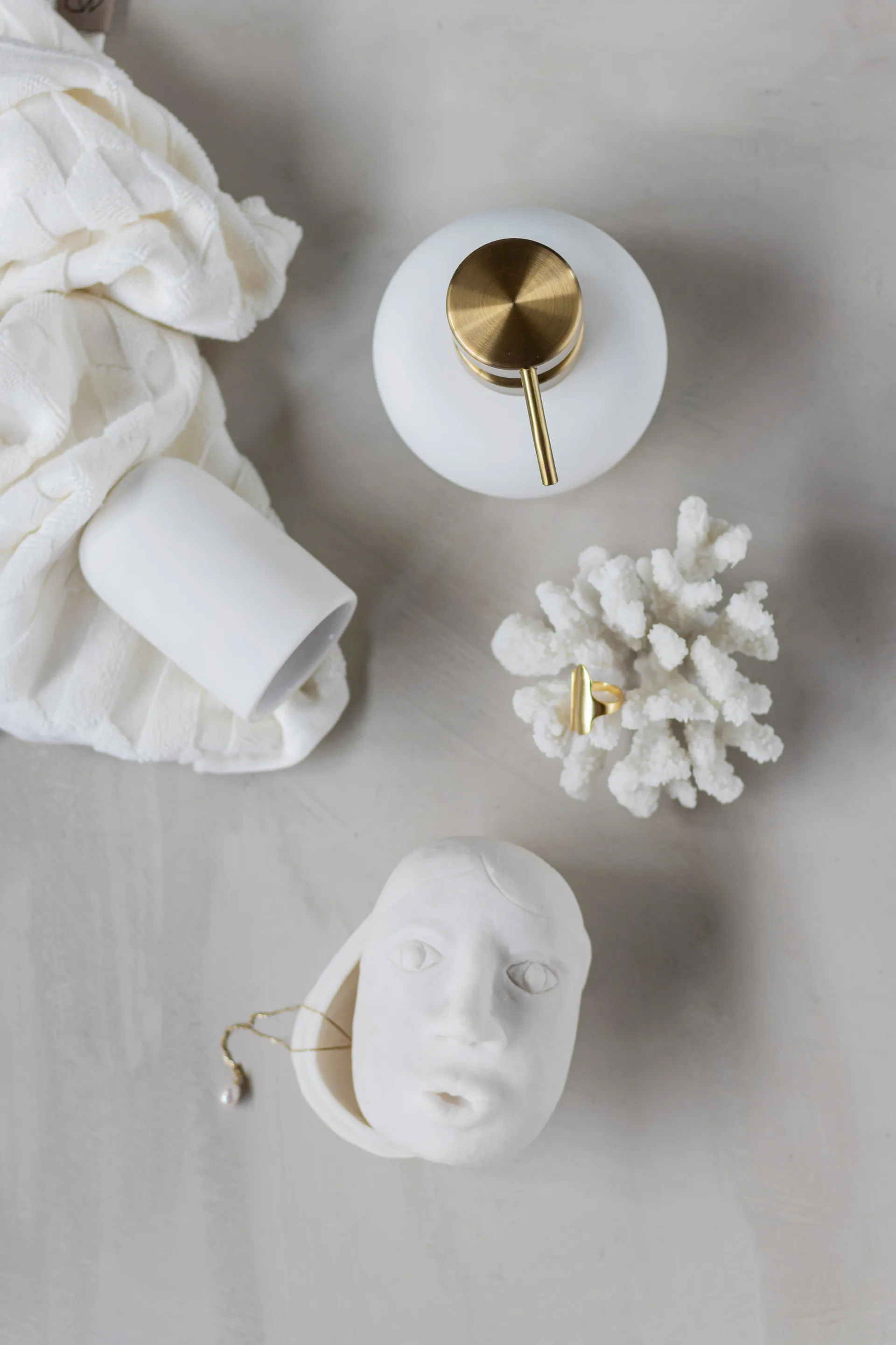 Art piece face Dose 9 x 12cm, Off-white Mette Ditmer