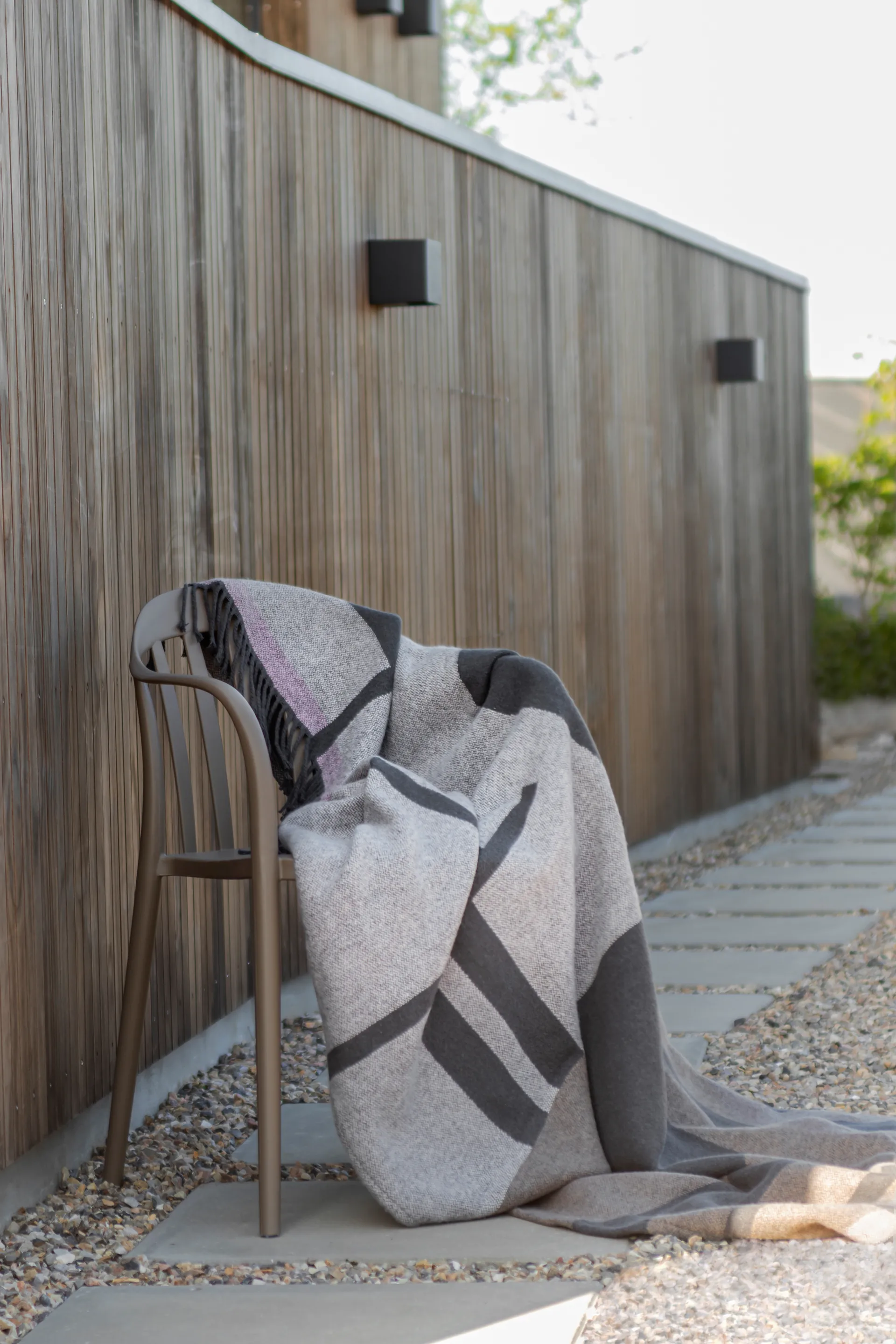 Bauhaus Decke 127 x 170 cm, Latte Mette Ditmer