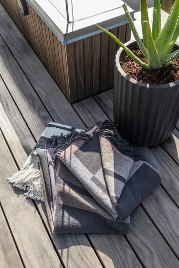 Bauhaus Decke 127 x 170 cm - Latte - Mette Ditmer