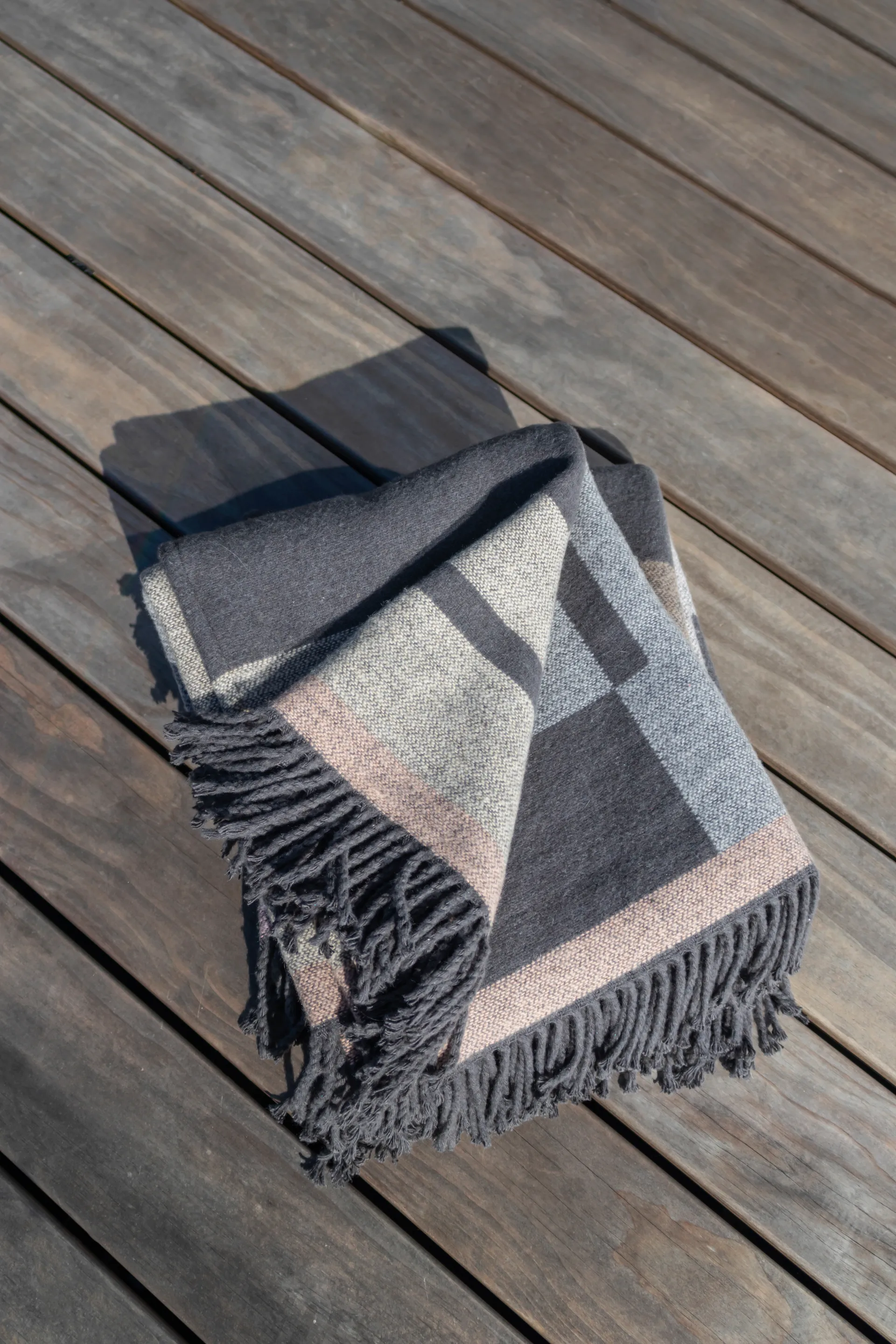 Bauhaus Decke 127 x 170 cm, Sand Mette Ditmer