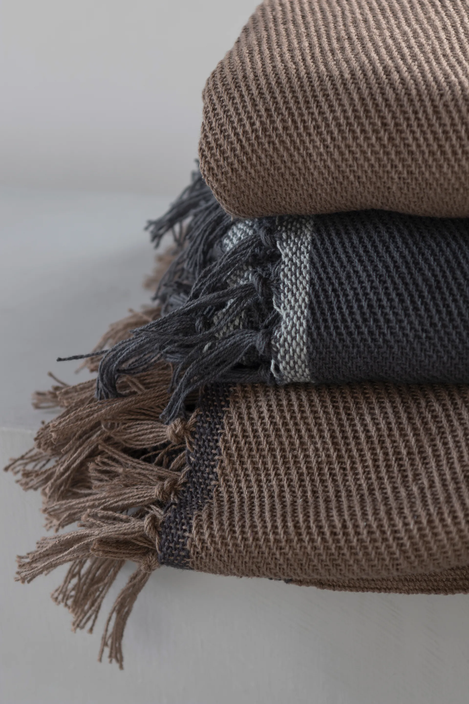 Bohemia Decke 125x180 cm, Anthracite Mette Ditmer