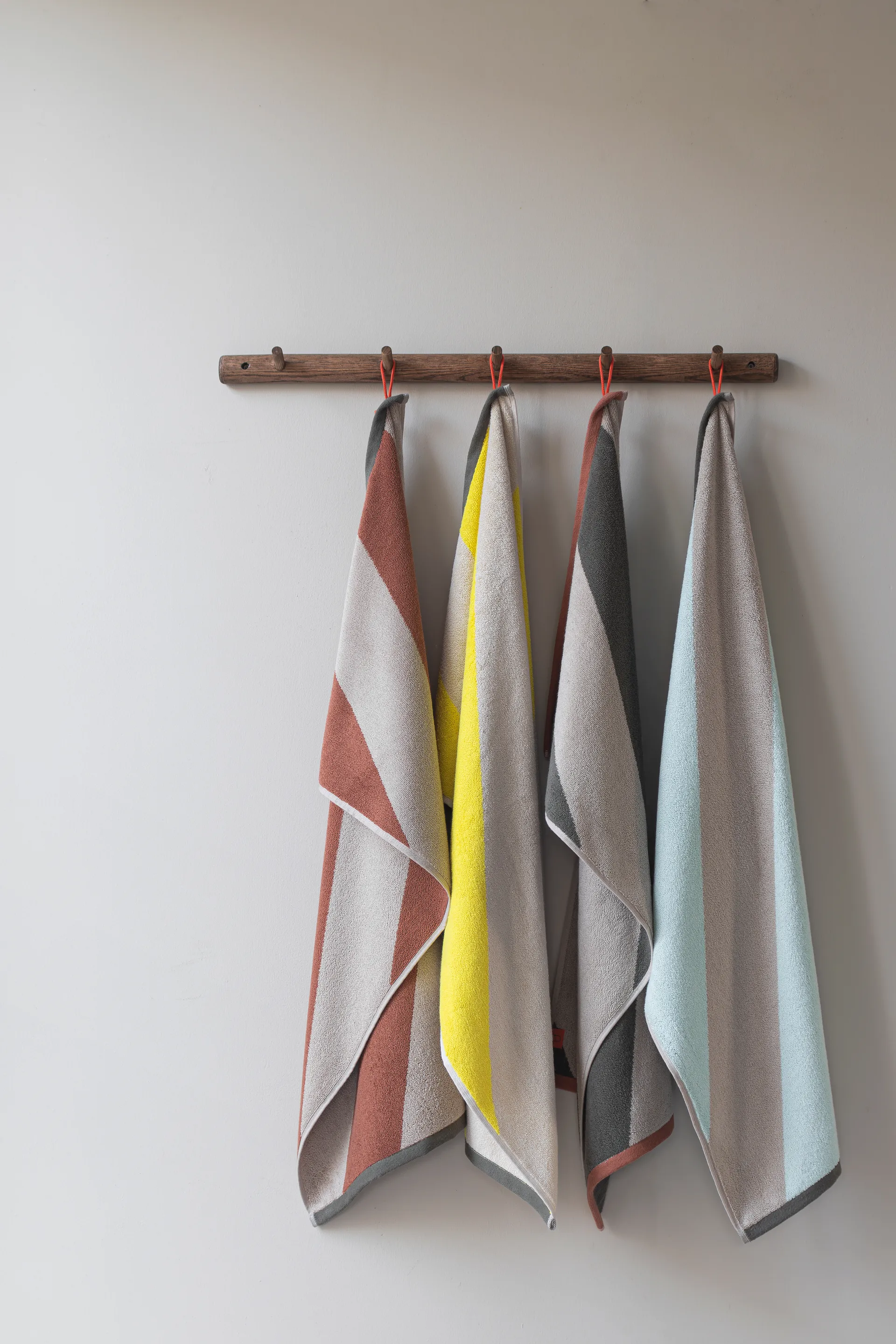 Diagonal Handtuch, Dark olive, 50x90 cm Mette Ditmer
