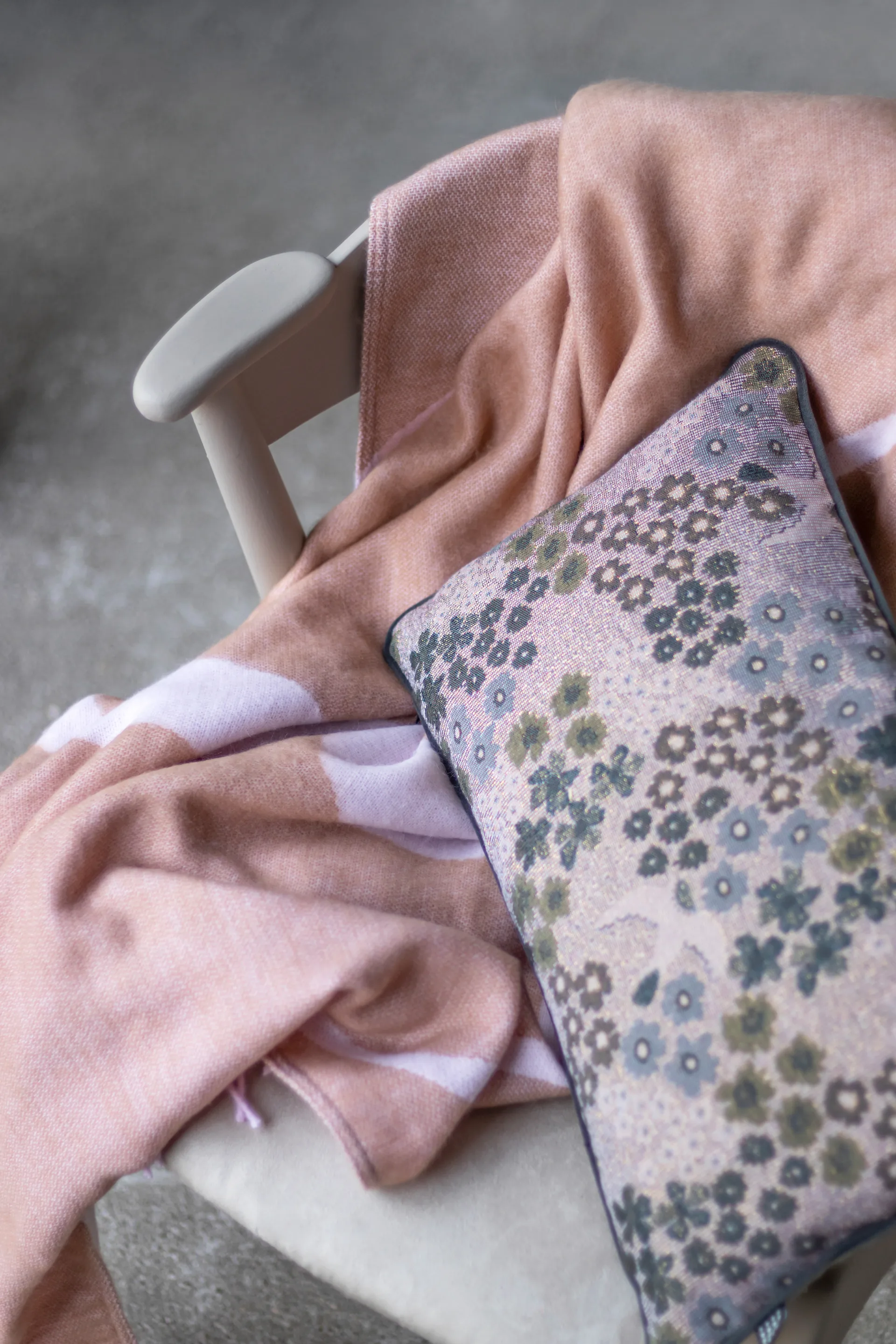 Gallery Wolldecke 125 x 170cm, Latte Mette Ditmer