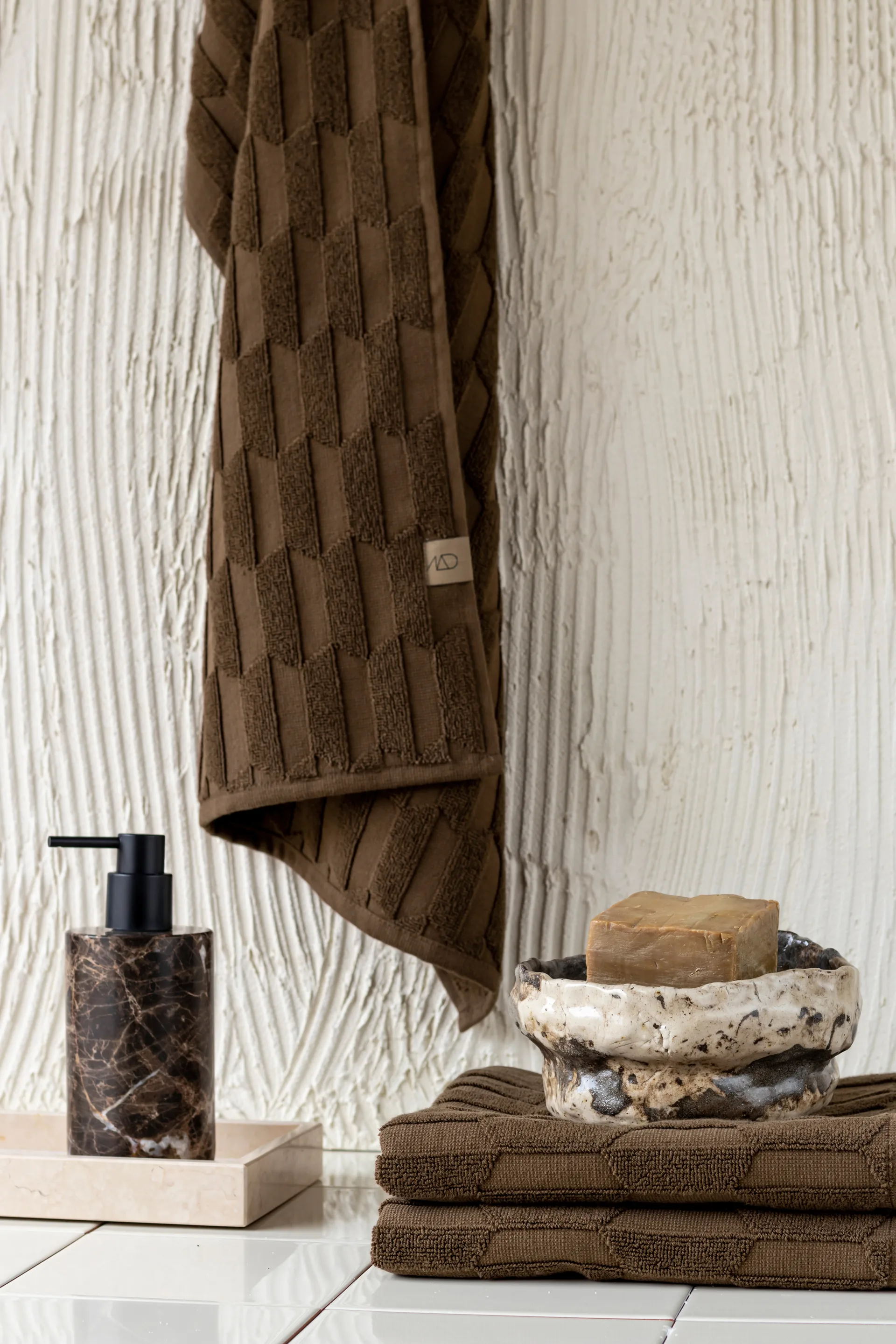 Geo Handtuch 50 x 95 cm, Chocolate Mette Ditmer