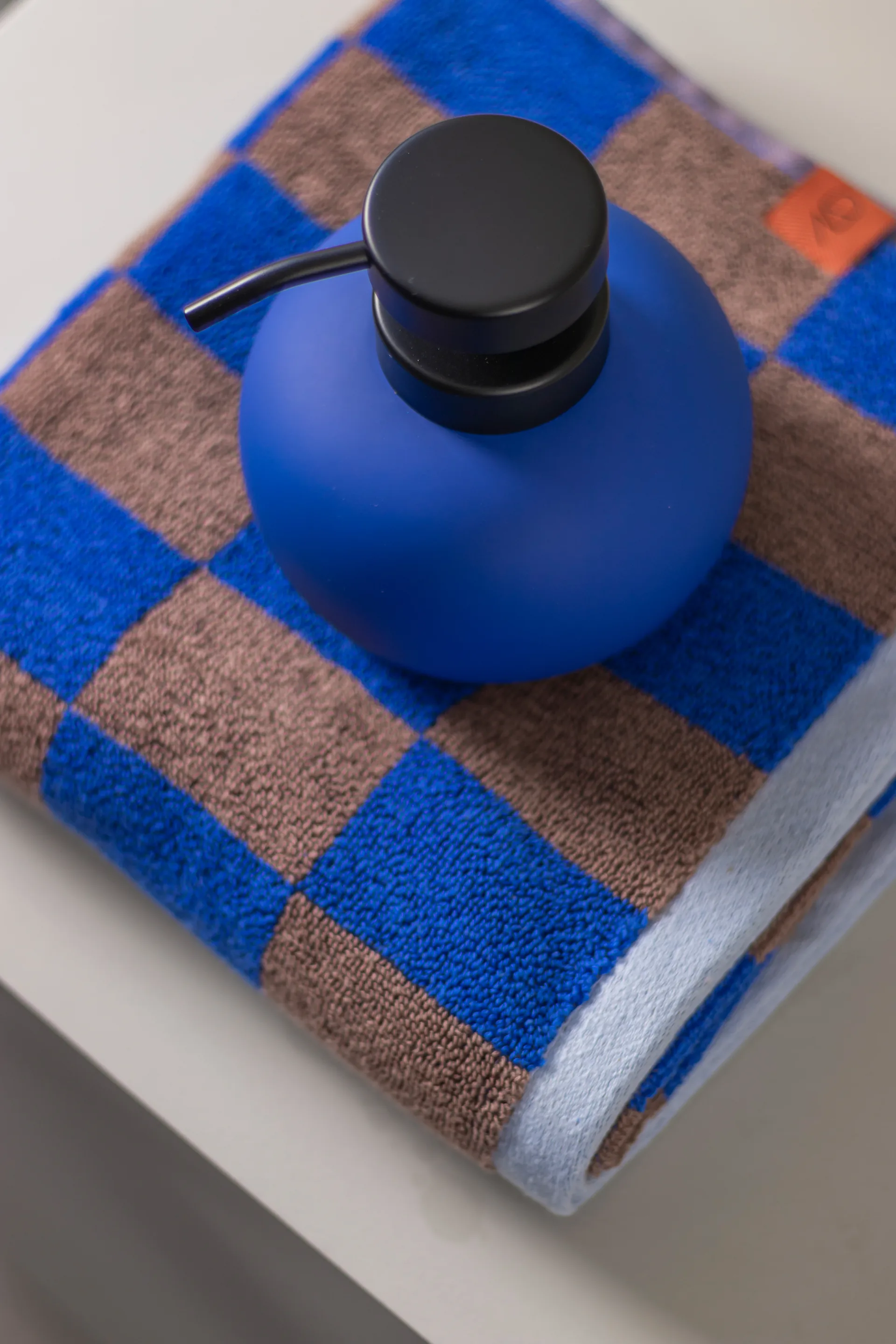 Lotus Seifenspender, Cobalt Mette Ditmer