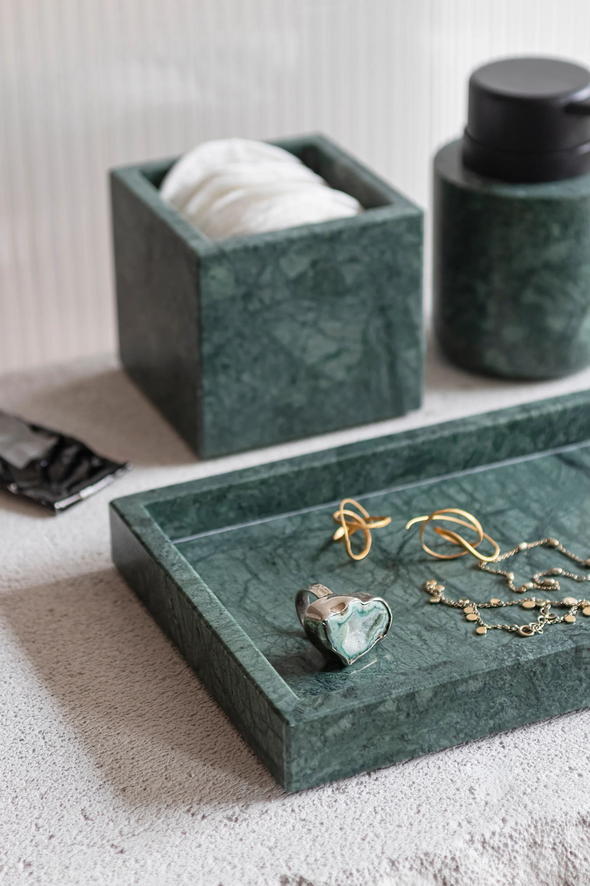 Marble Dekorationstablett 16x31 cm, Dark forest Mette Ditmer