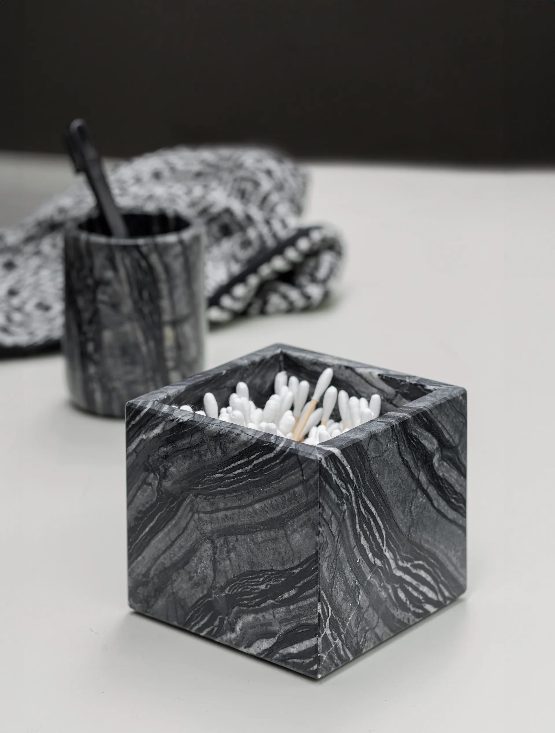 Marble Würfel 8,5x8,5 cm, Black-Grey Mette Ditmer