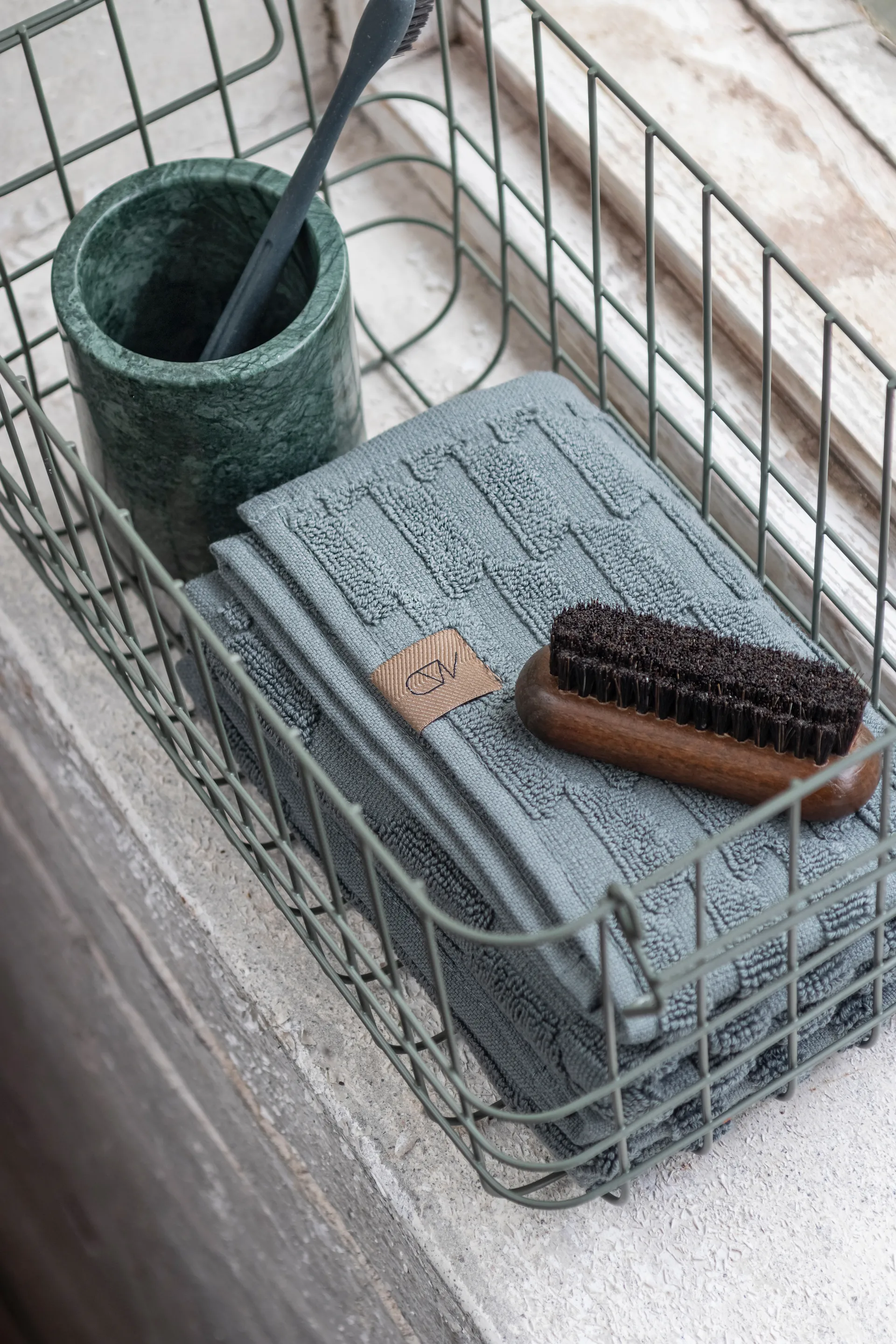 Marble Zahnbürstenhalter 10 cm, Dark forest Mette Ditmer