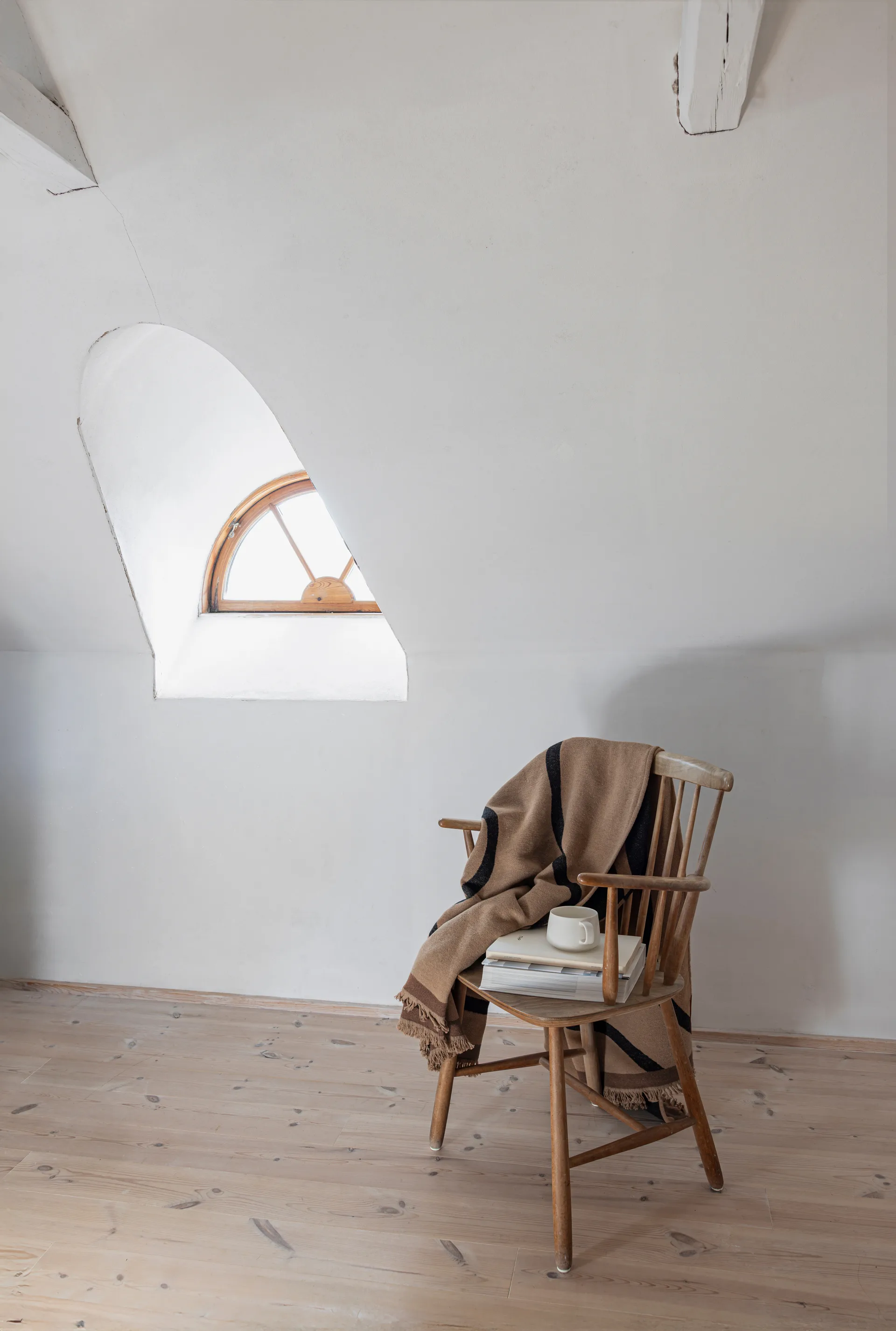 Shadow Plaid, Latte-black, 130x175 cm Mette Ditmer