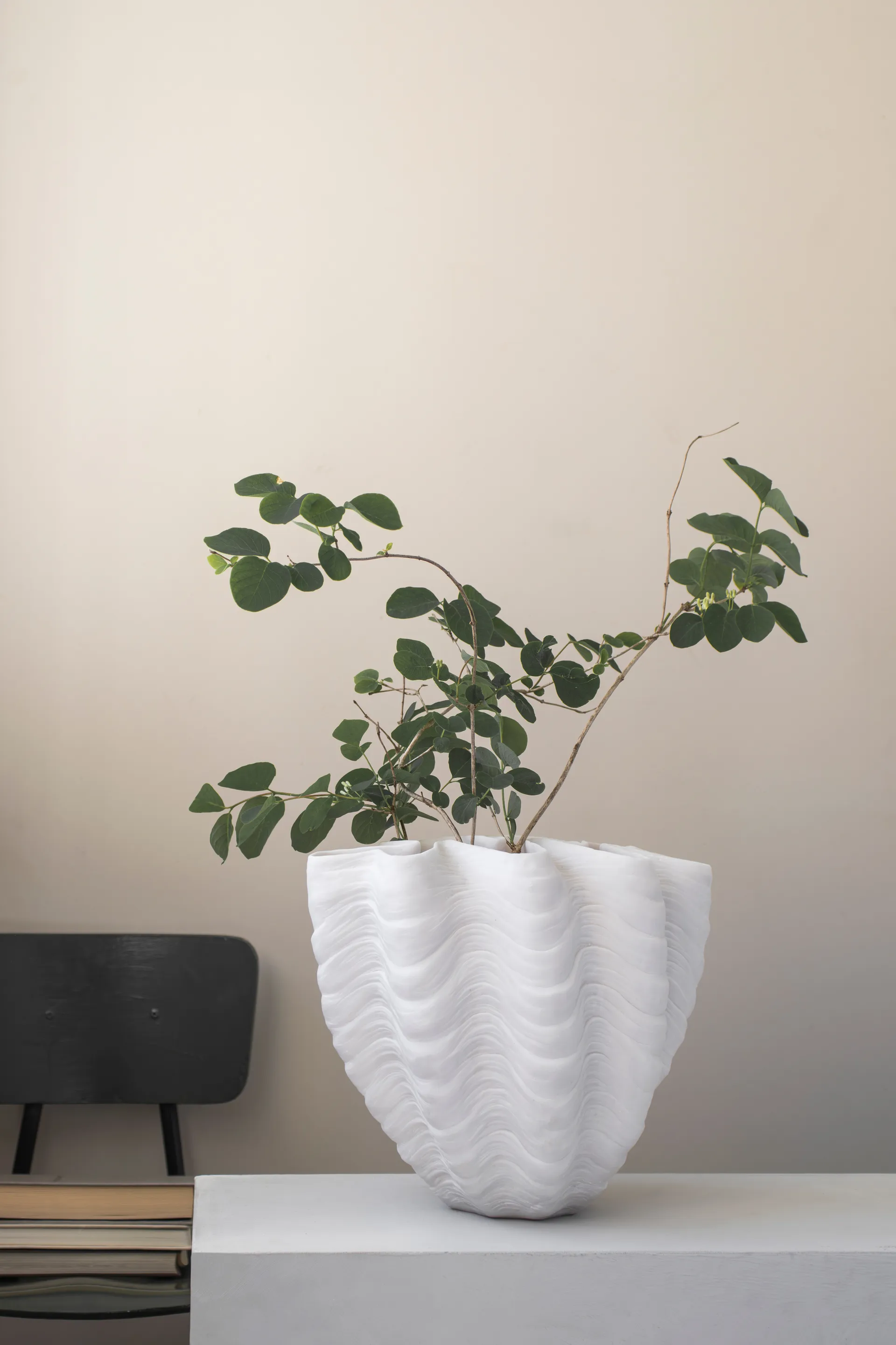 Shell Vase, Large, 30 cm, white Mette Ditmer