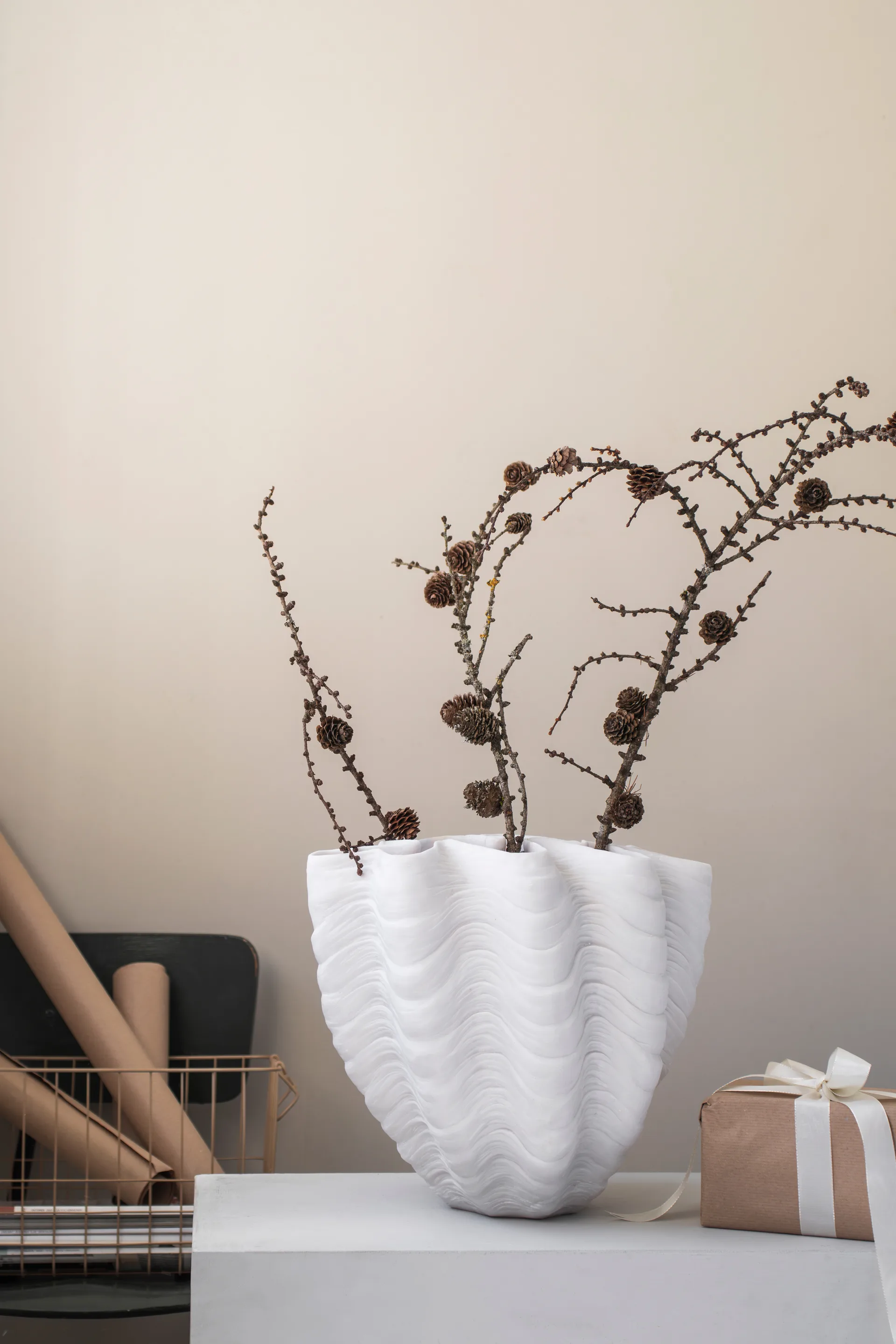 Shell Vase, Large, 30 cm, white Mette Ditmer