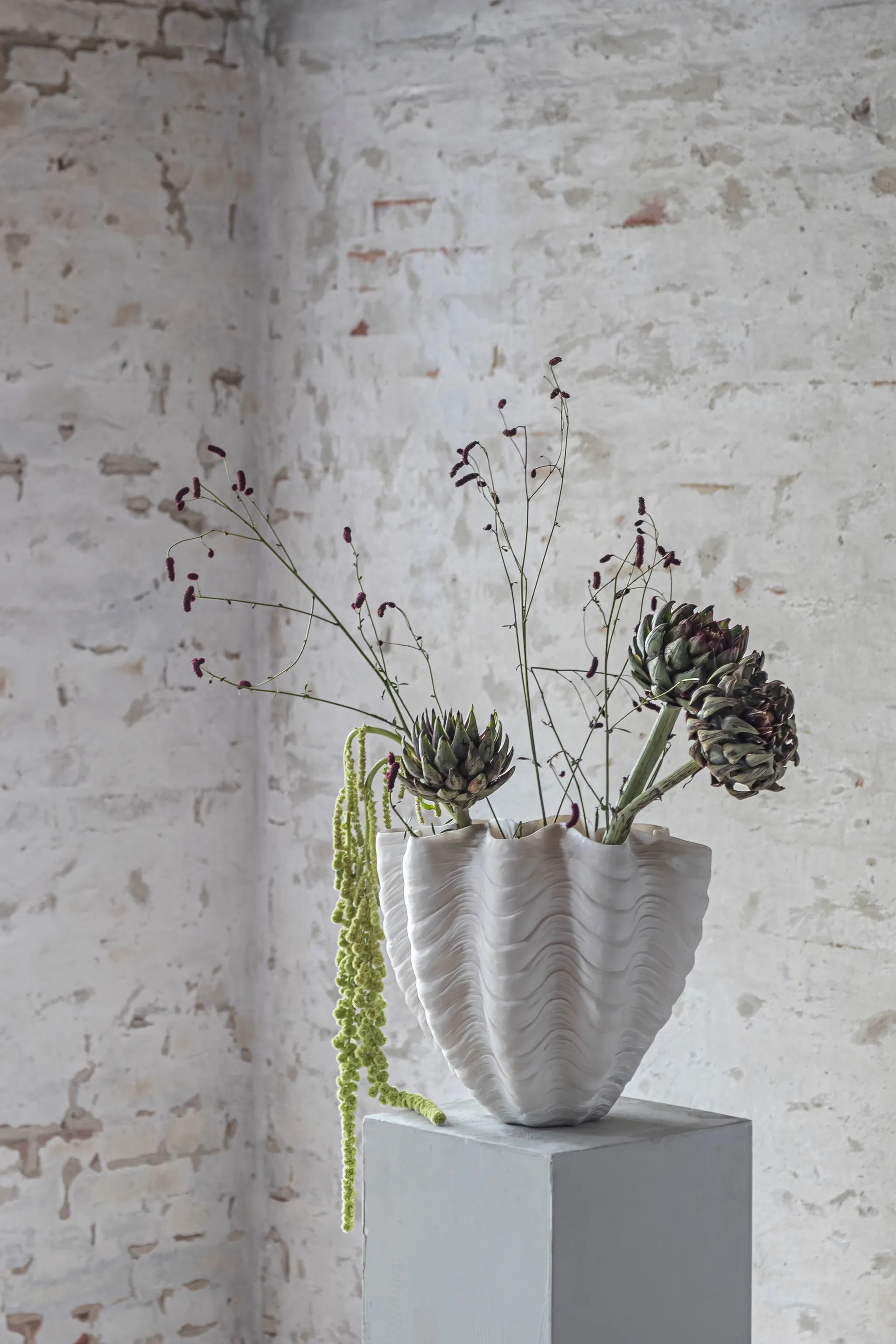 Shell Vase, Large, 30 cm, white Mette Ditmer