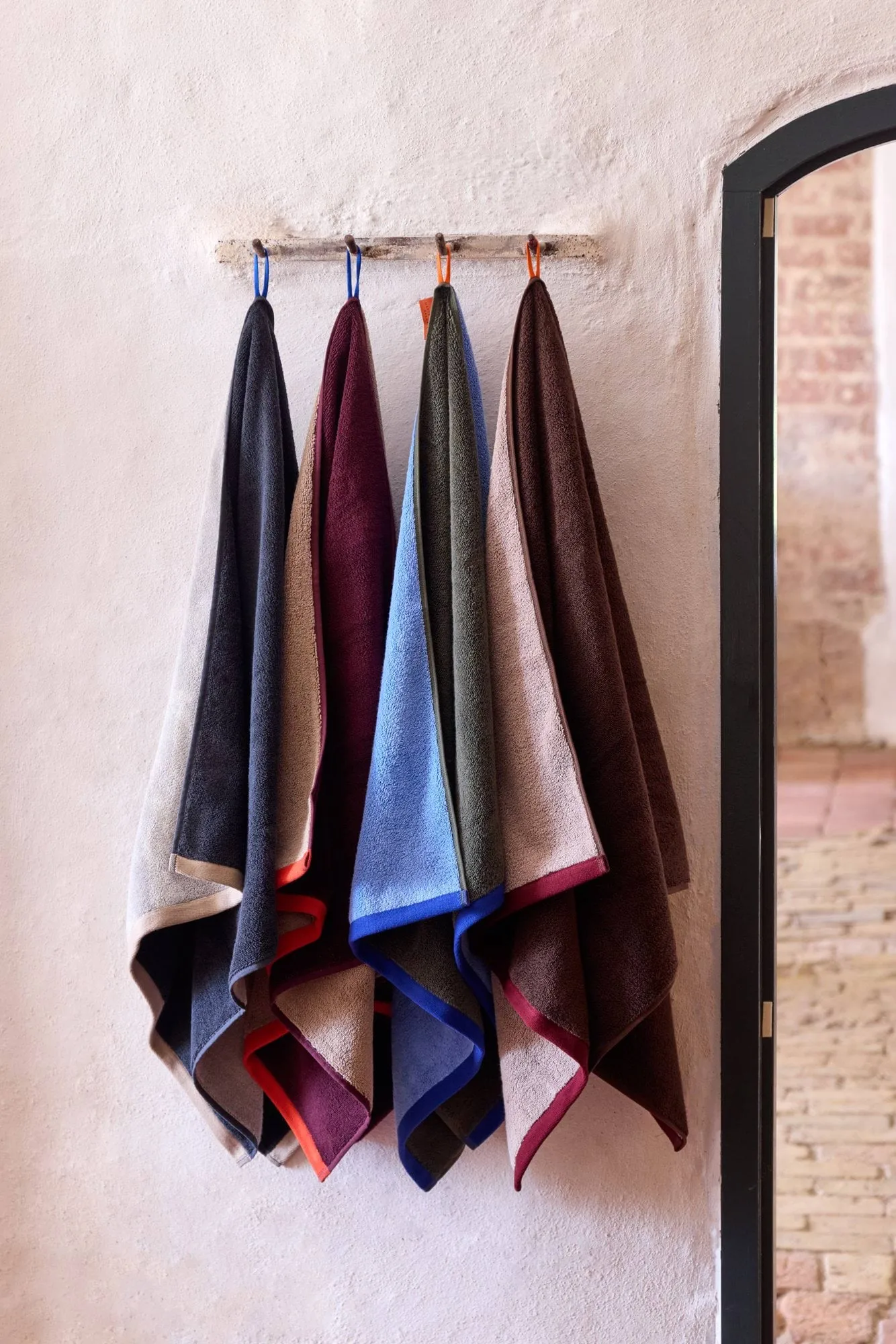 Soft Badehandtuch 70x133 cm, Gray-Red (grå-röd), 70x133 cm Mette Ditmer